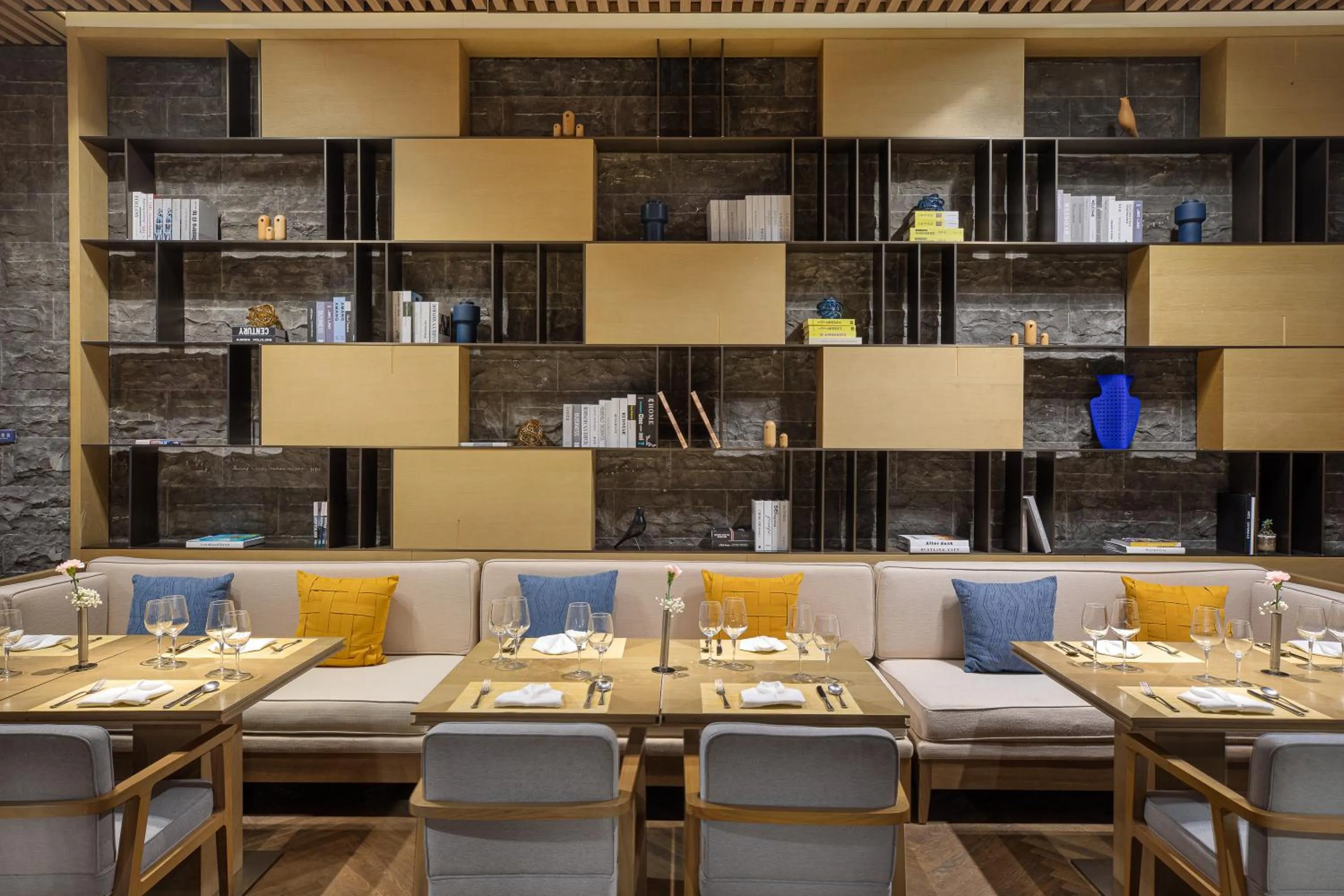 Restaurant/places to eat in voco Thousand Island Lake by IHG