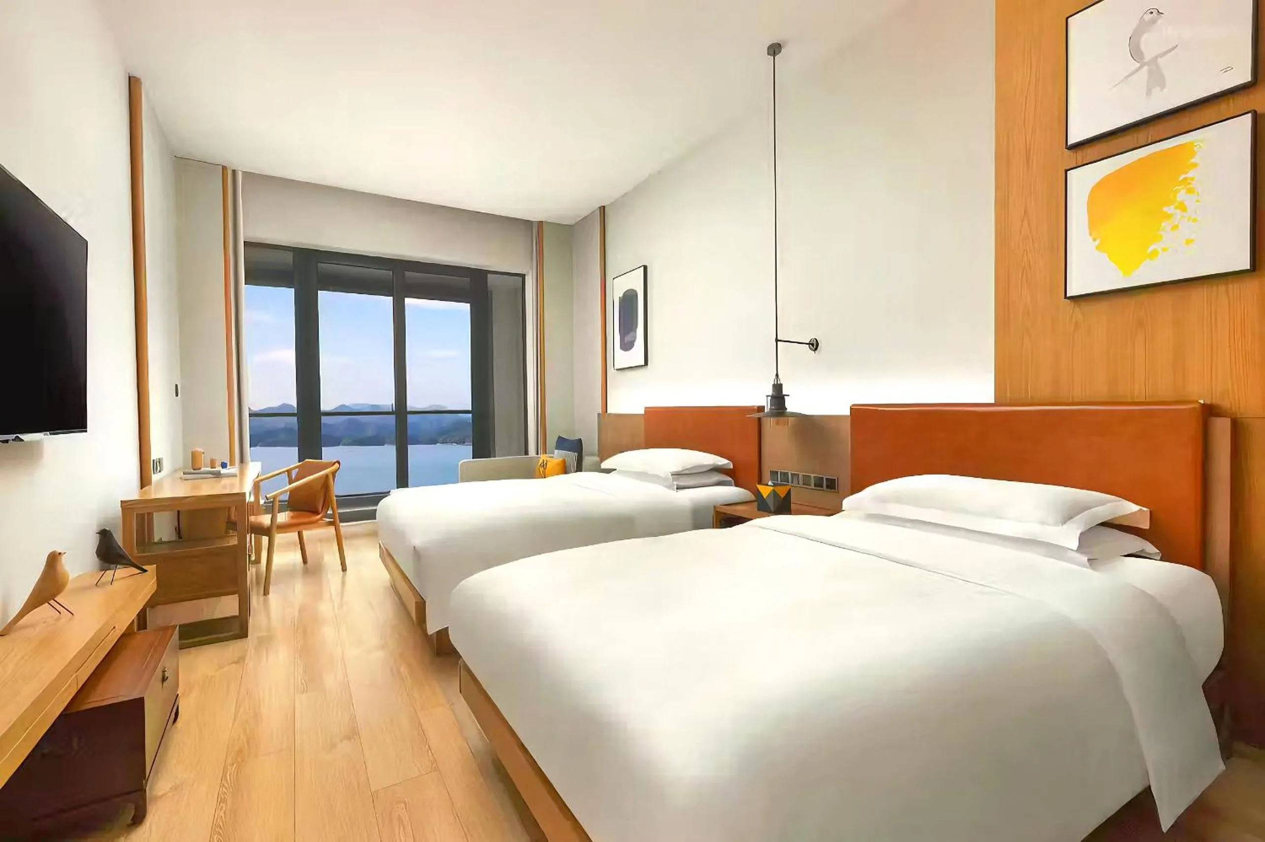 Photo of the whole room, Bed in voco Thousand Island Lake by IHG