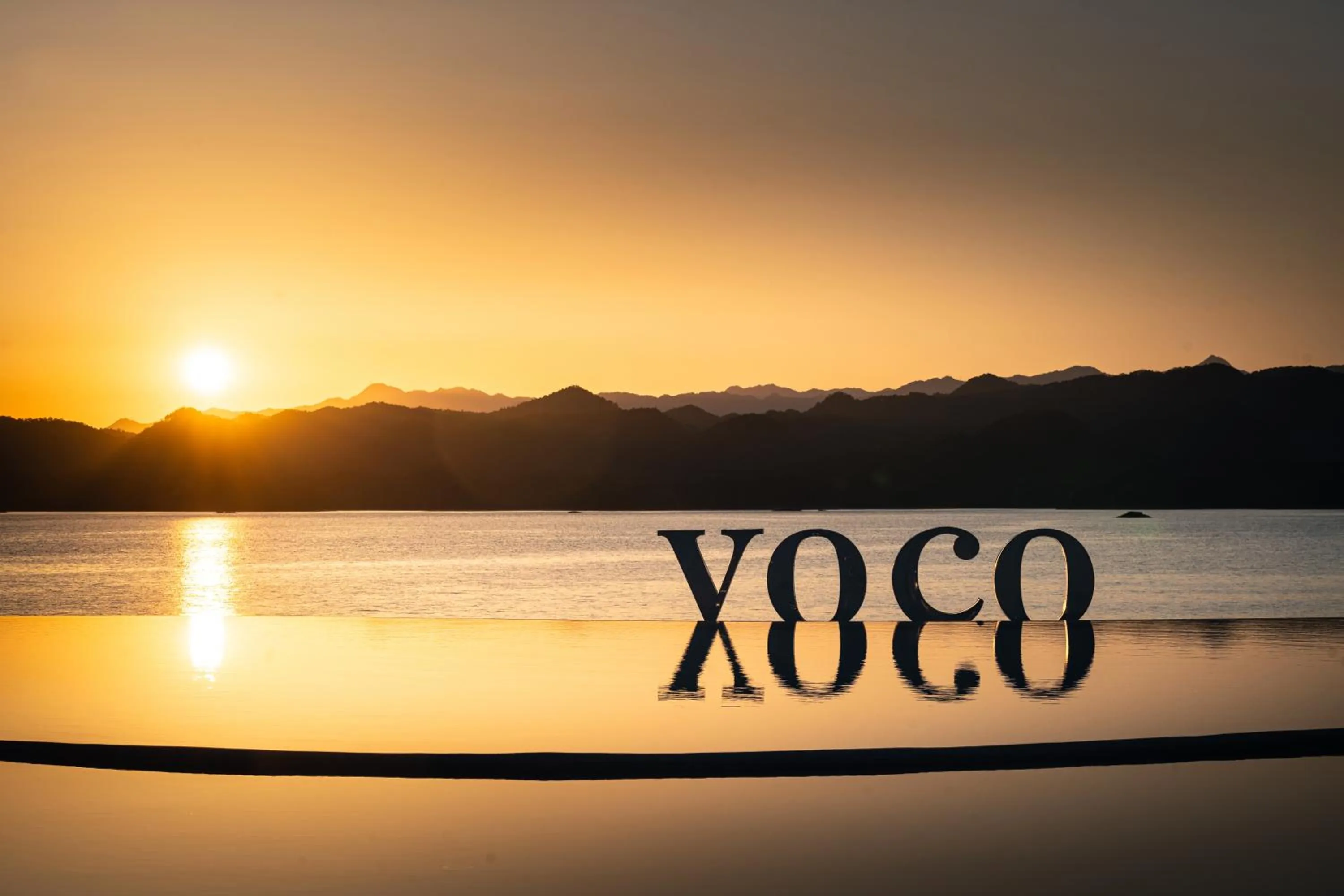 Swimming pool in voco Thousand Island Lake by IHG