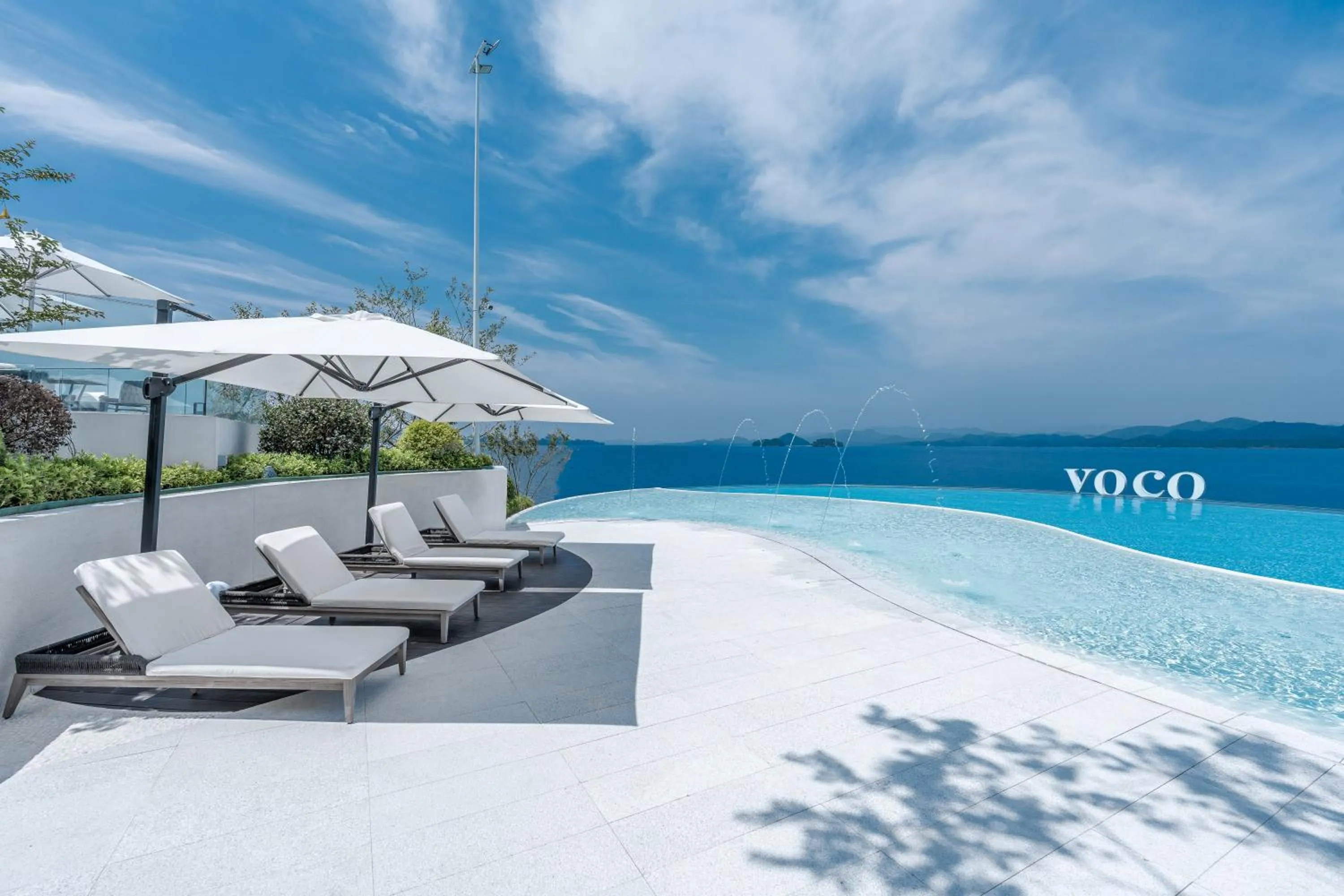 Swimming pool in voco Thousand Island Lake by IHG