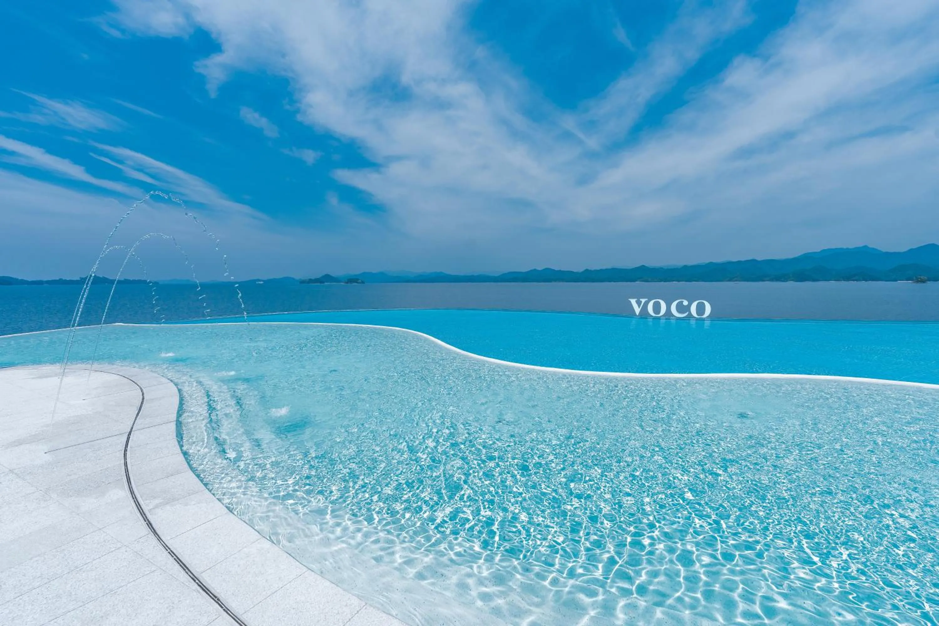 Swimming pool in voco Thousand Island Lake by IHG
