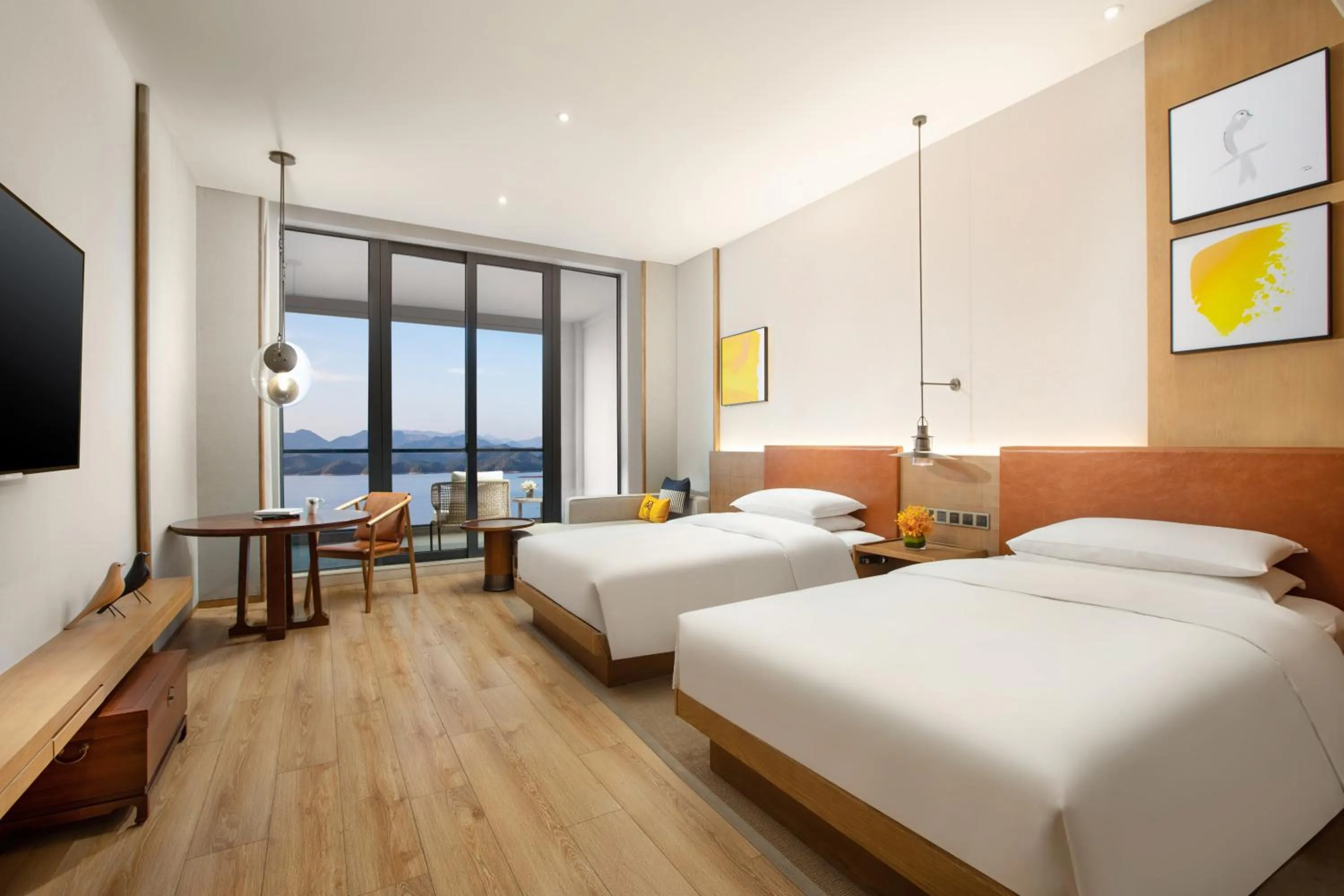 Photo of the whole room, Bed in voco Thousand Island Lake by IHG