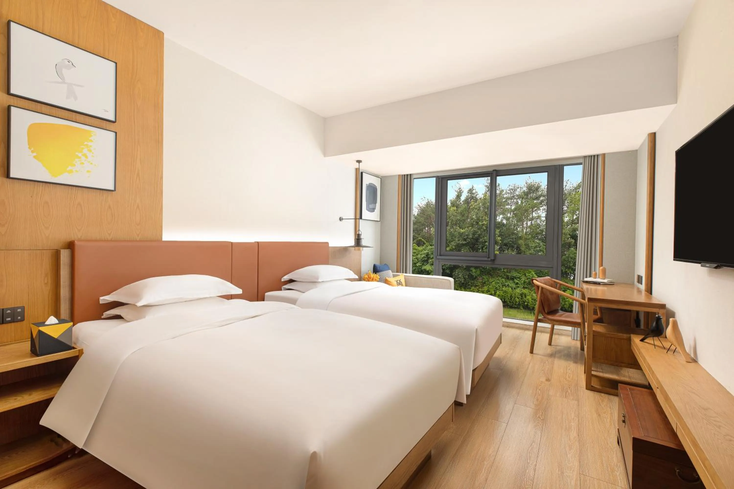 Photo of the whole room, Bed in voco Thousand Island Lake by IHG