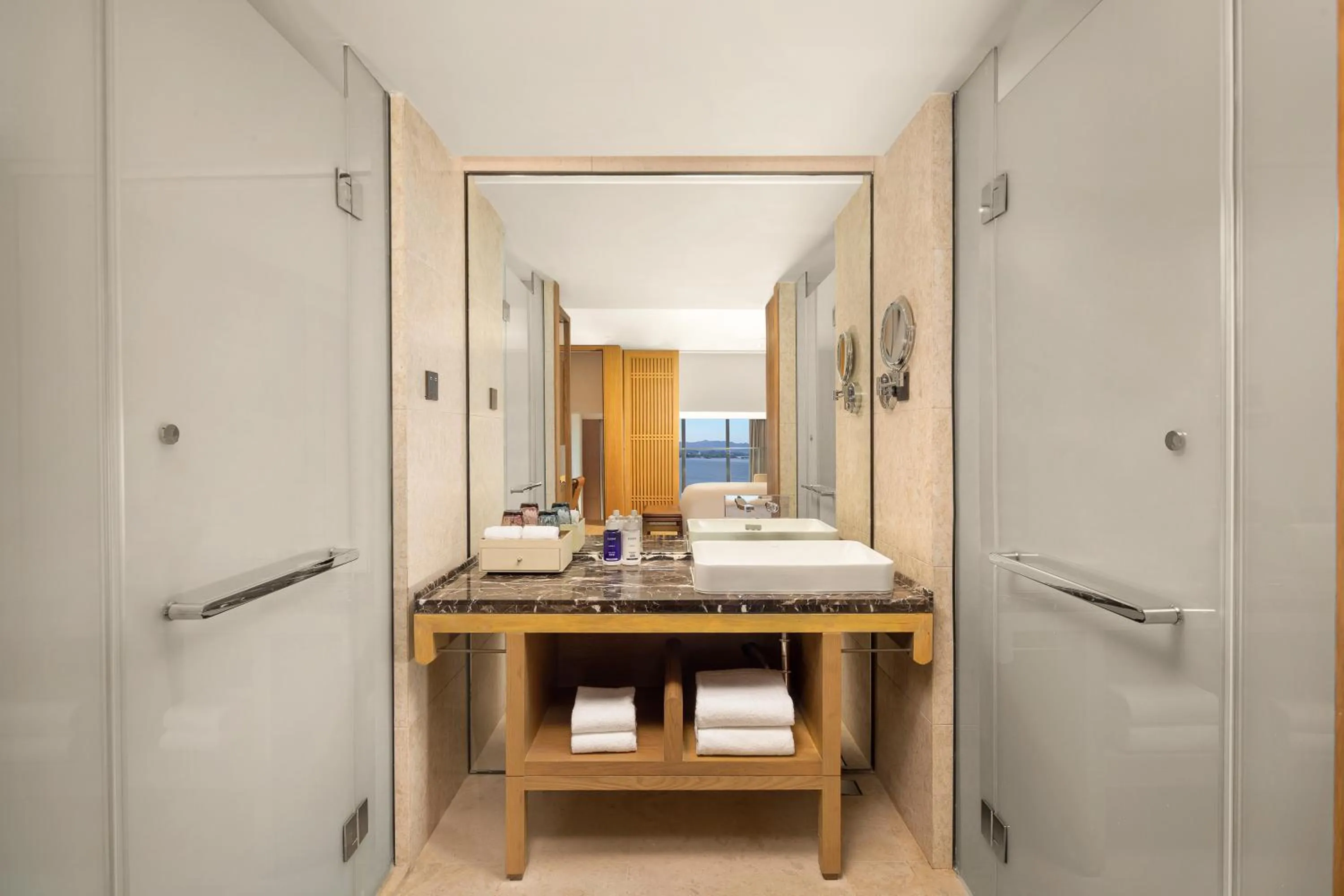 Toilet in voco Thousand Island Lake by IHG