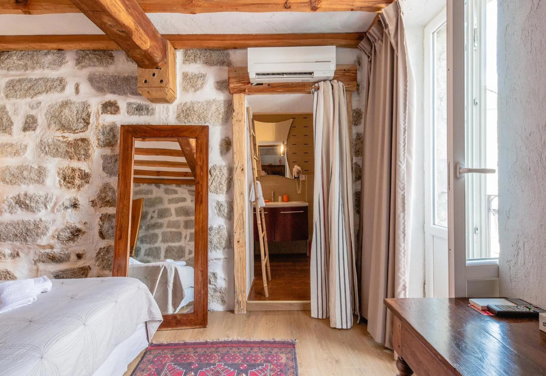 Bed in Auberge U n'Antru Versu