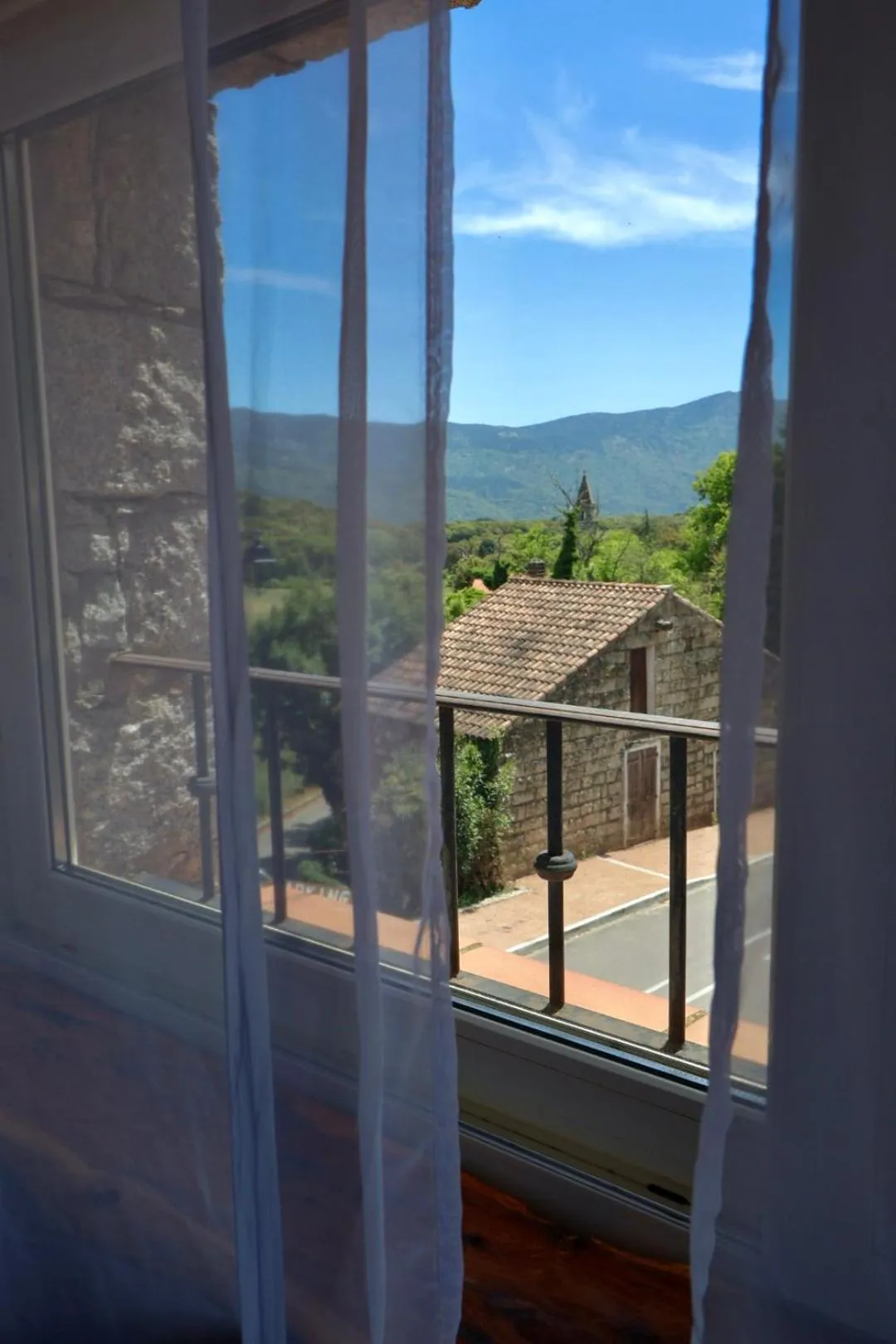 Auberge U n'Antru Versu