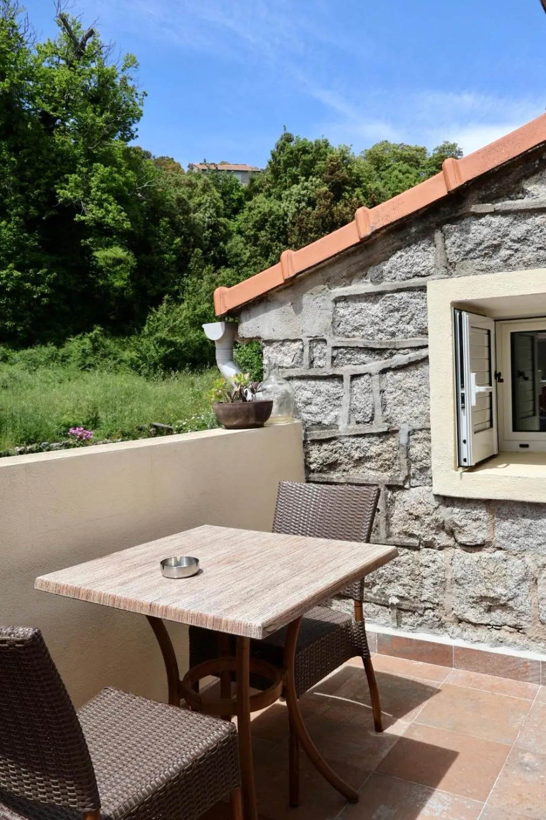 Auberge U n'Antru Versu