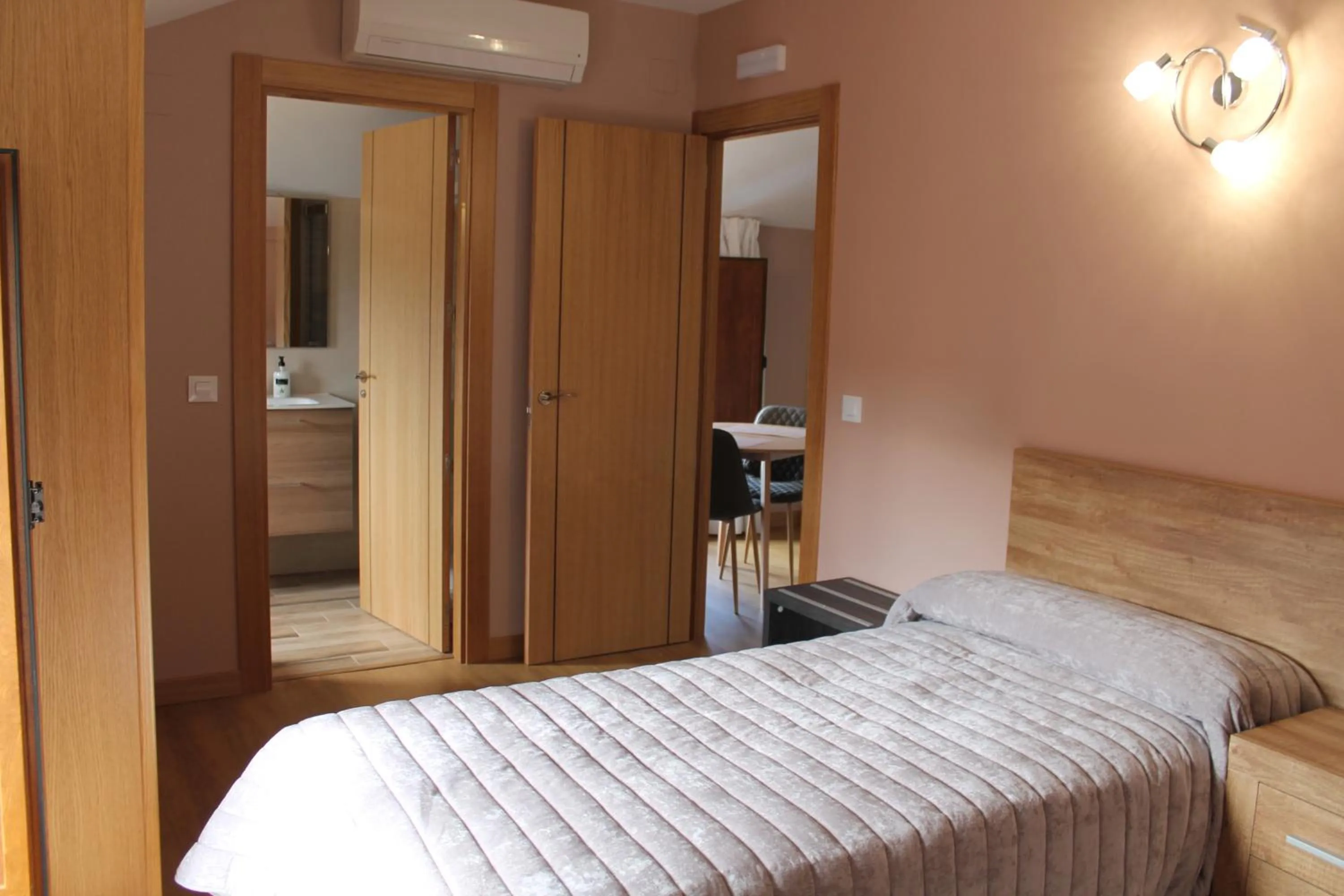 Bedroom, Bed in Apartamentos Turísticos ESCORRALADAS