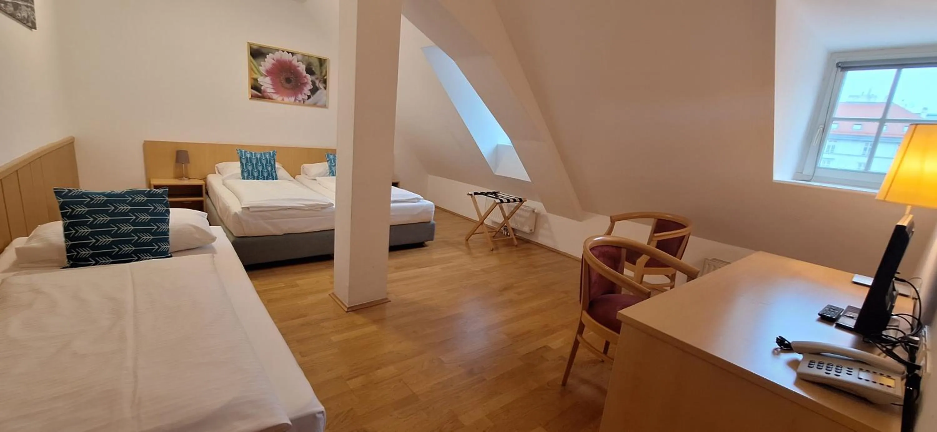 Bedroom, Bed in Gästehaus Deutscher Orden Wien