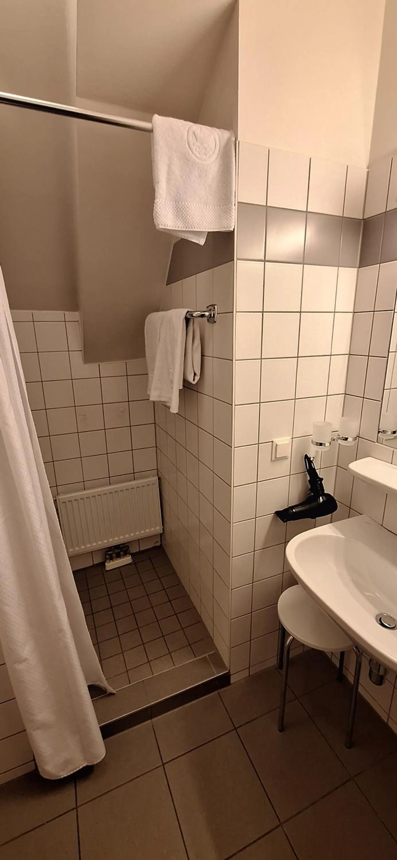 Shower in Gästehaus Deutscher Orden Wien