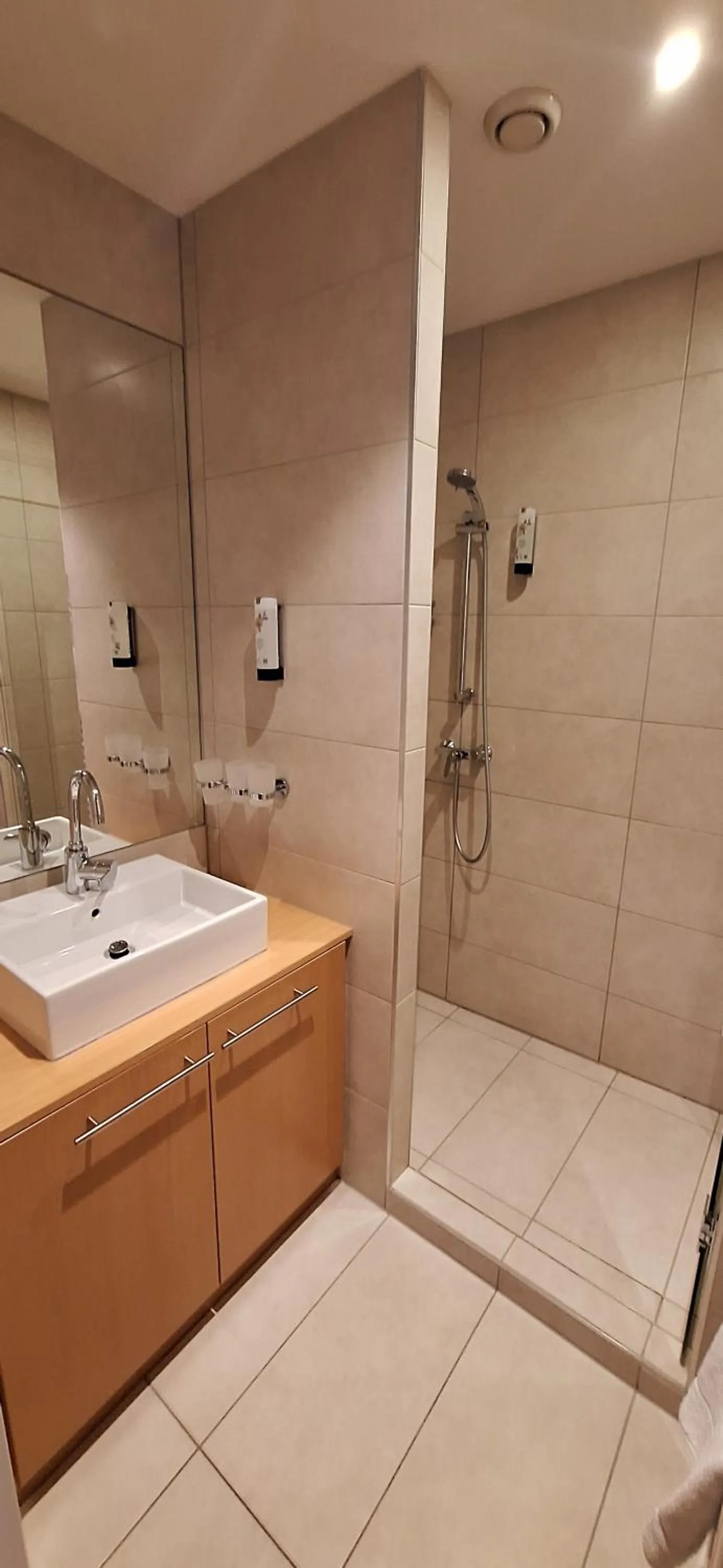 Shower in Gästehaus Deutscher Orden Wien