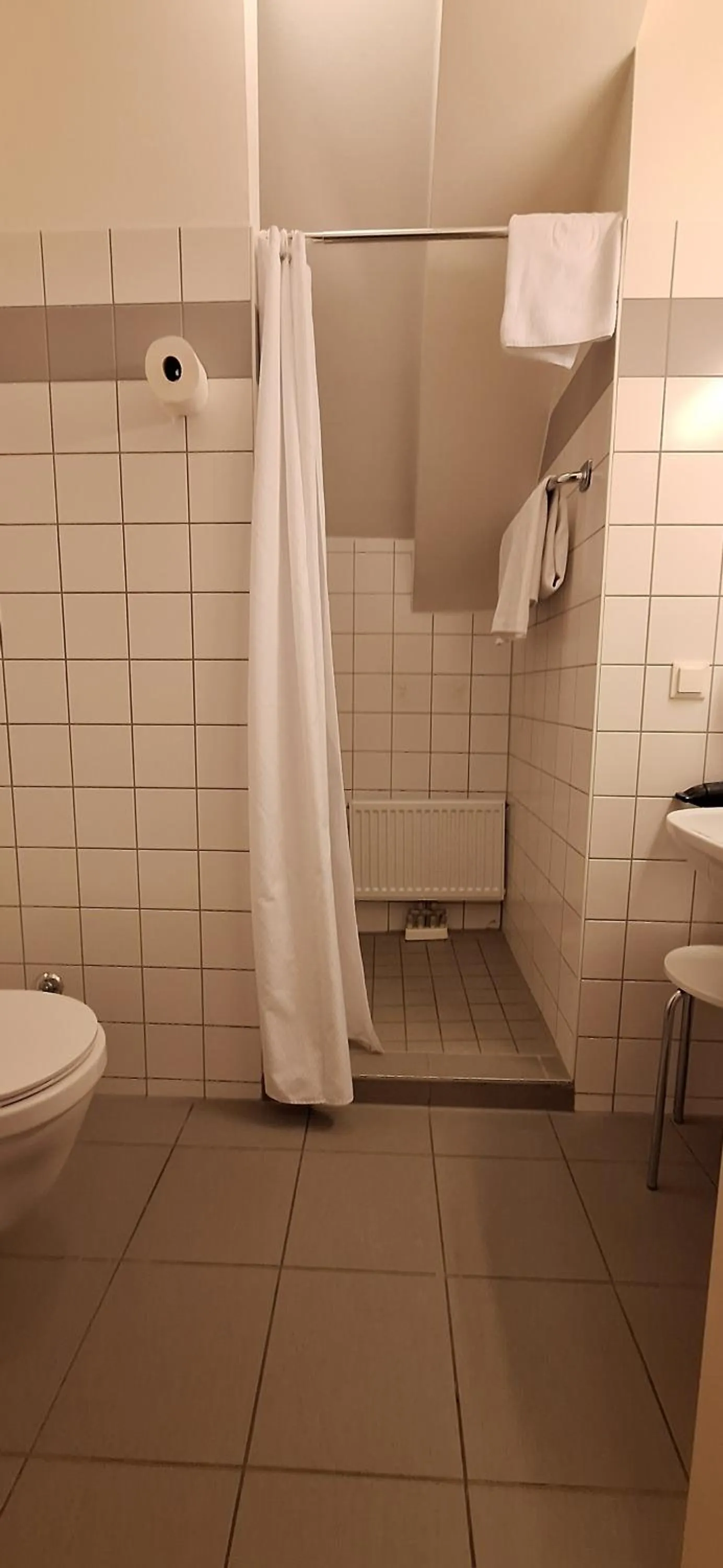 Shower in Gästehaus Deutscher Orden Wien