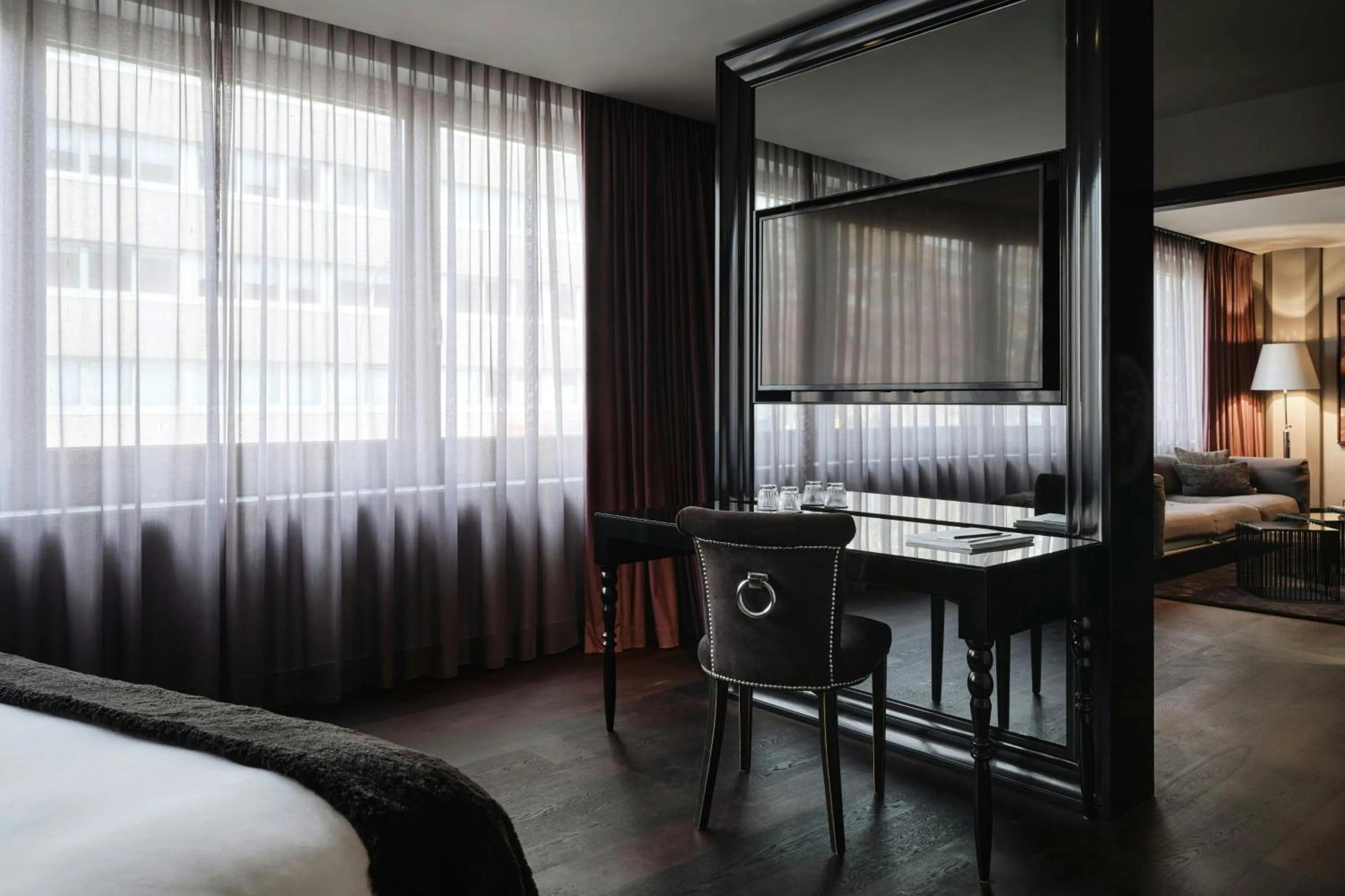 Photo of the whole room, Bed in Roomers Frankfurt Central, Autograph Collection