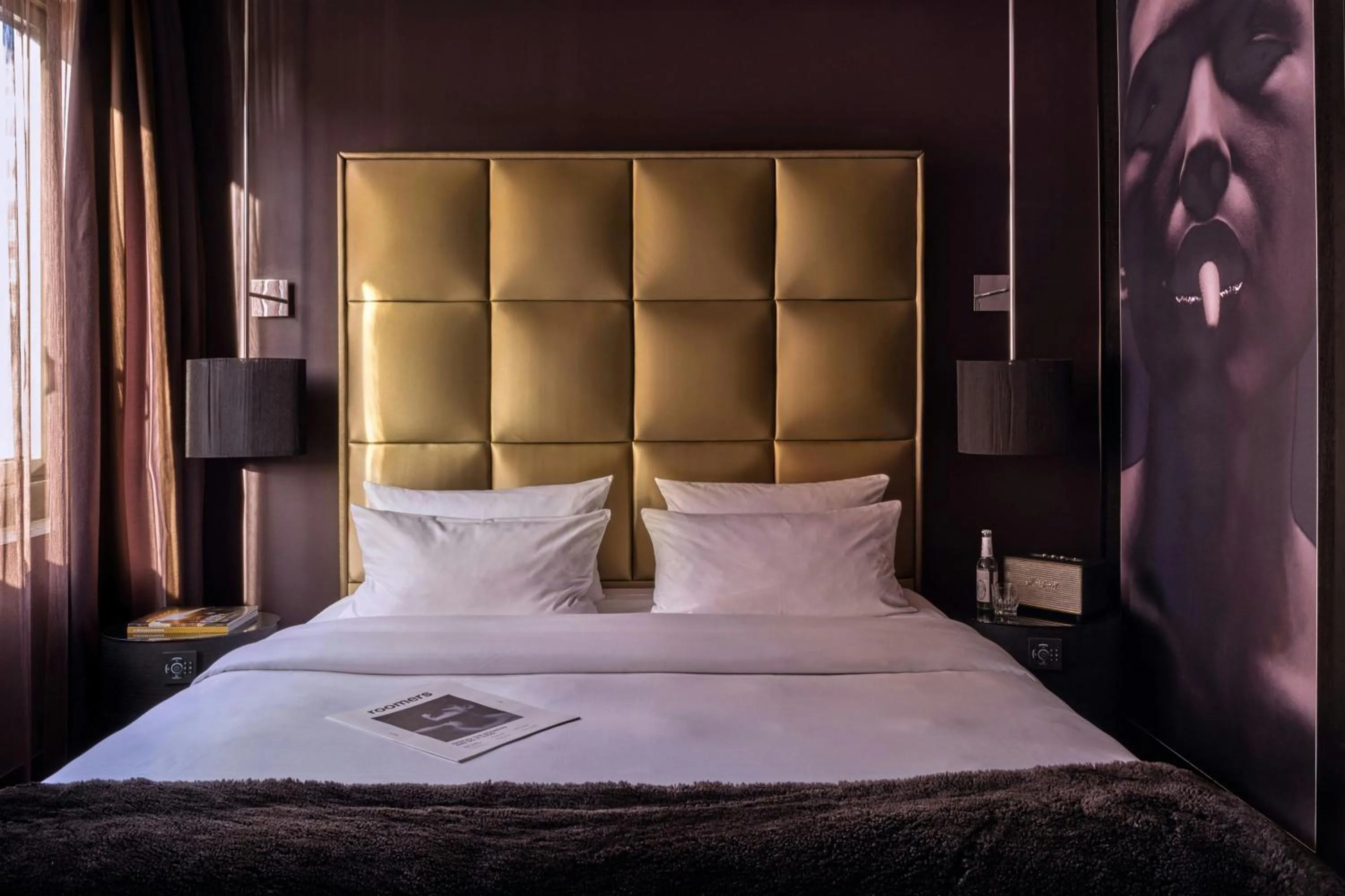 Photo of the whole room, Bed in Roomers Frankfurt Central, Autograph Collection