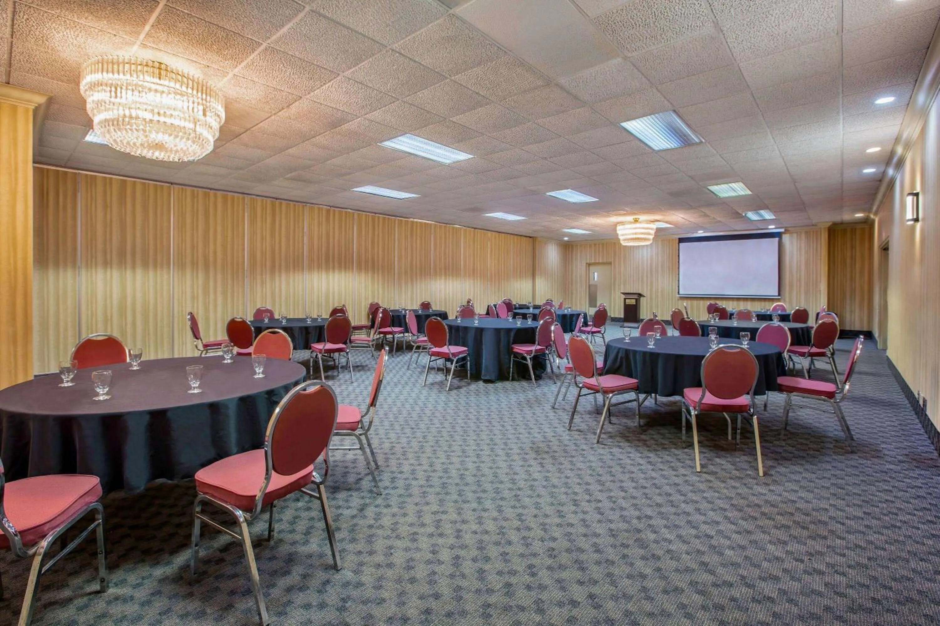 Banquet/Function facilities in Days Inn by Wyndham Sudbury & Conference Centre