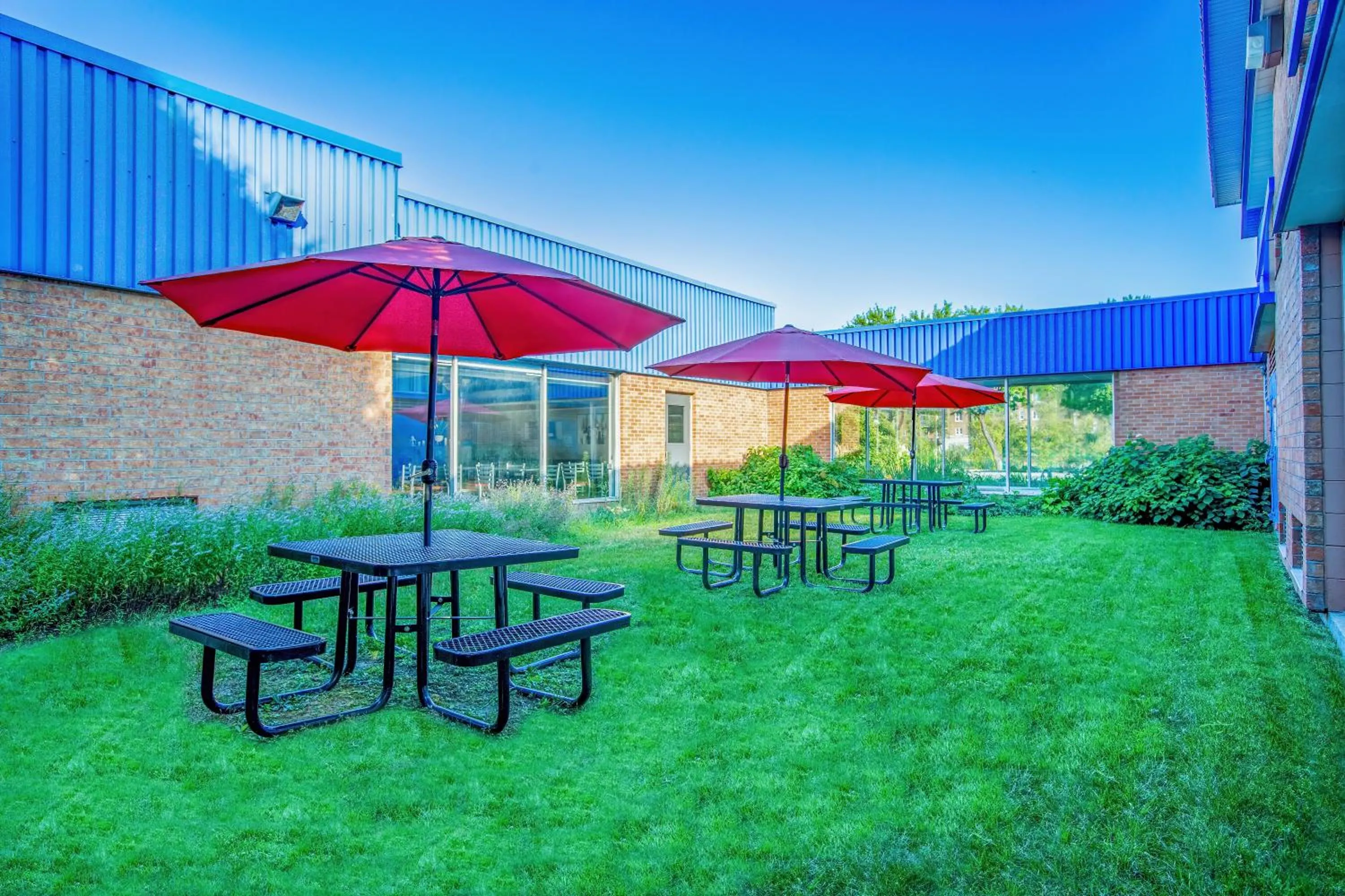Inner courtyard view in Days Inn by Wyndham Sudbury & Conference Centre