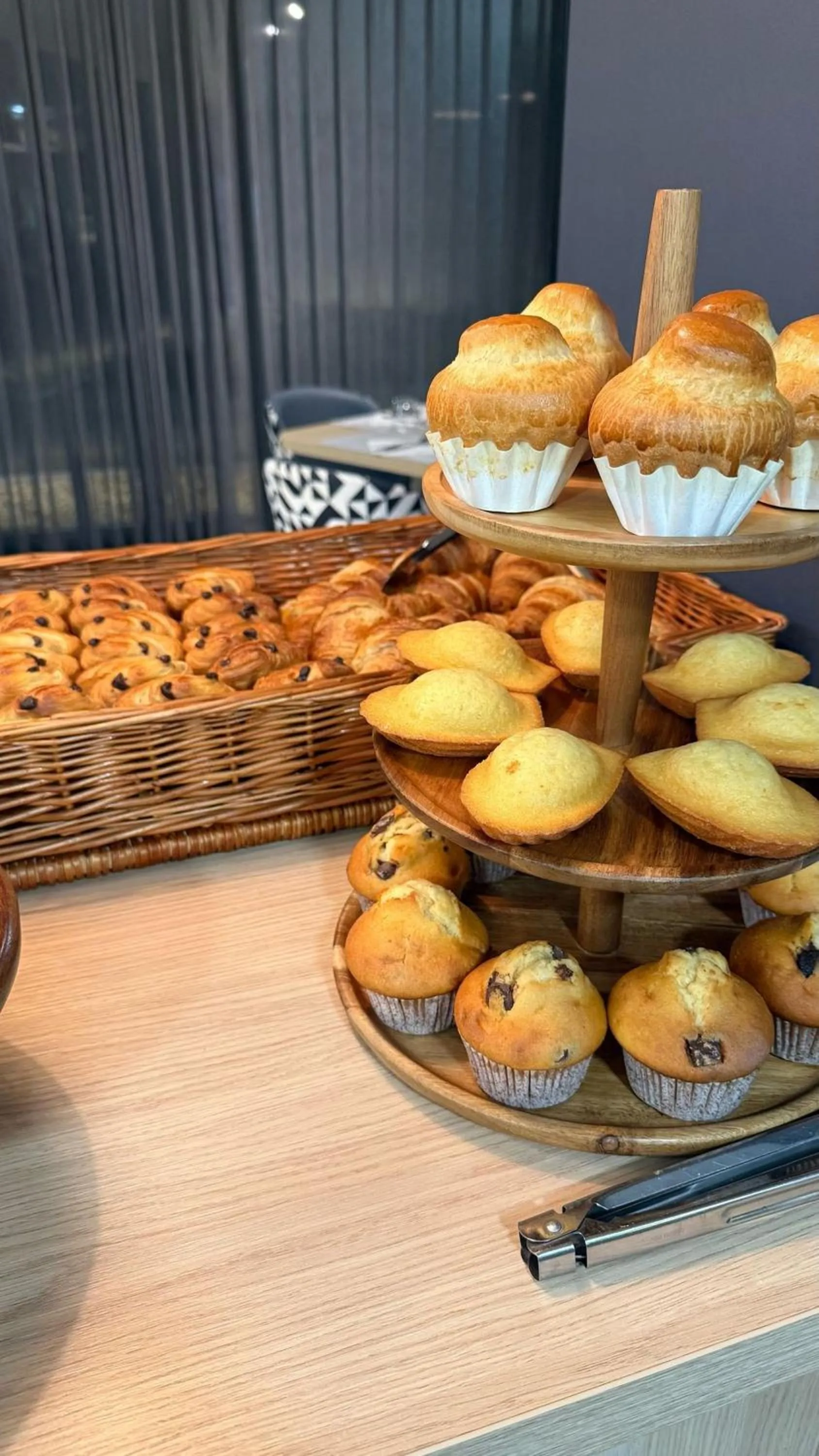 Buffet breakfast in Appart Hotel Odalys City Toulouse Centre Compans Caffarelli