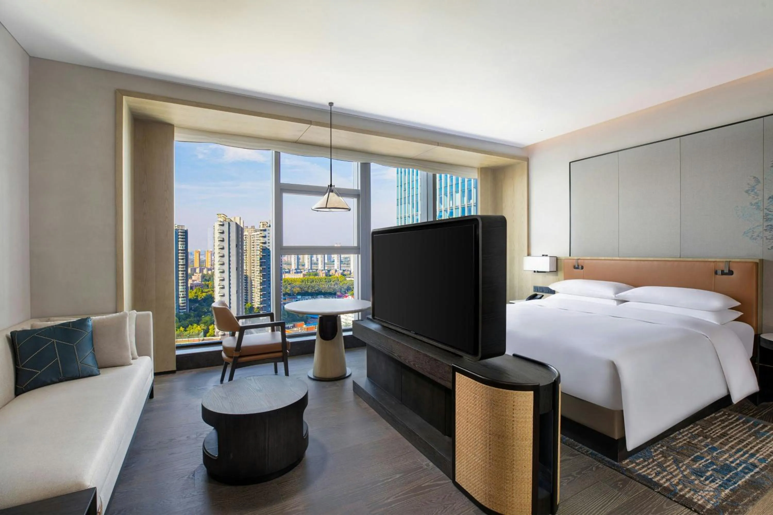 Photo of the whole room, Bed in Courtyard by Marriott Luoyang