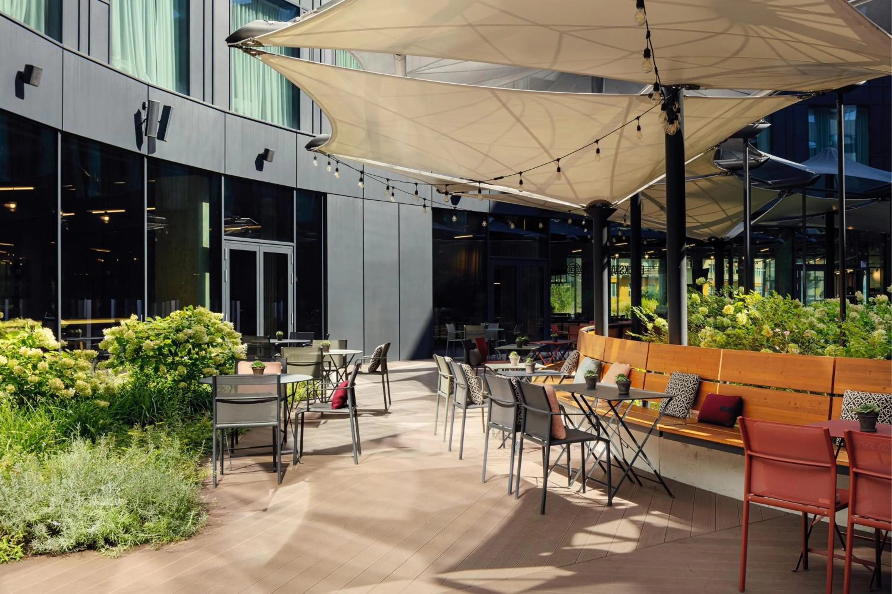 Restaurant/places to eat in STAGES HOTEL Prague, a Tribute Portfolio Hotel