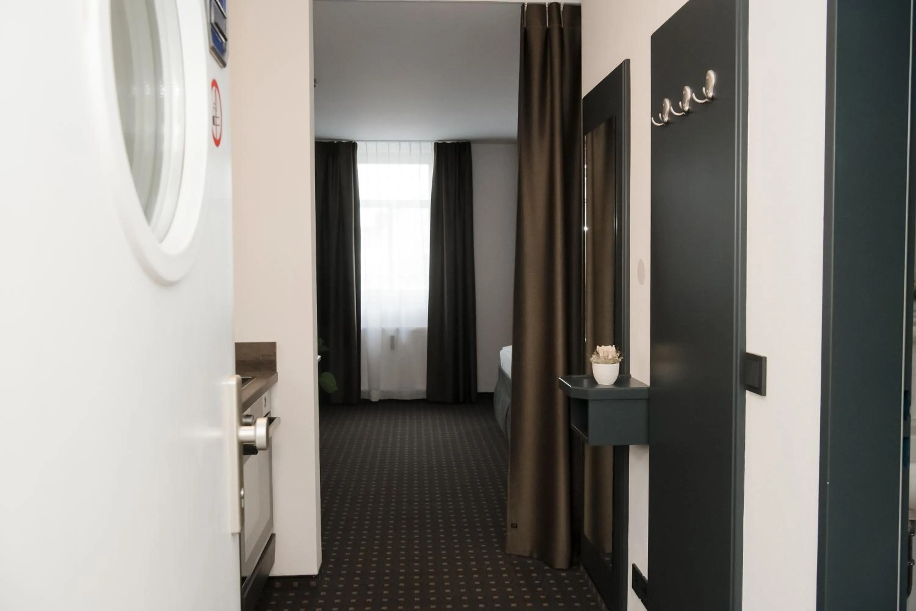 Photo of the whole room in Hotel Alekto