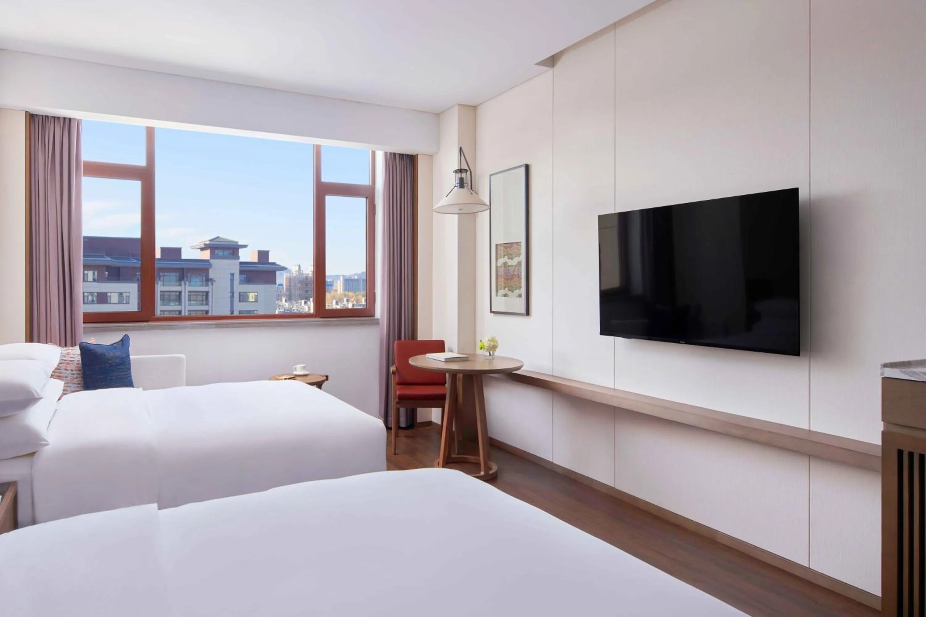 TV and multimedia, Bed in Beijing Marriott Hotel Yanqing