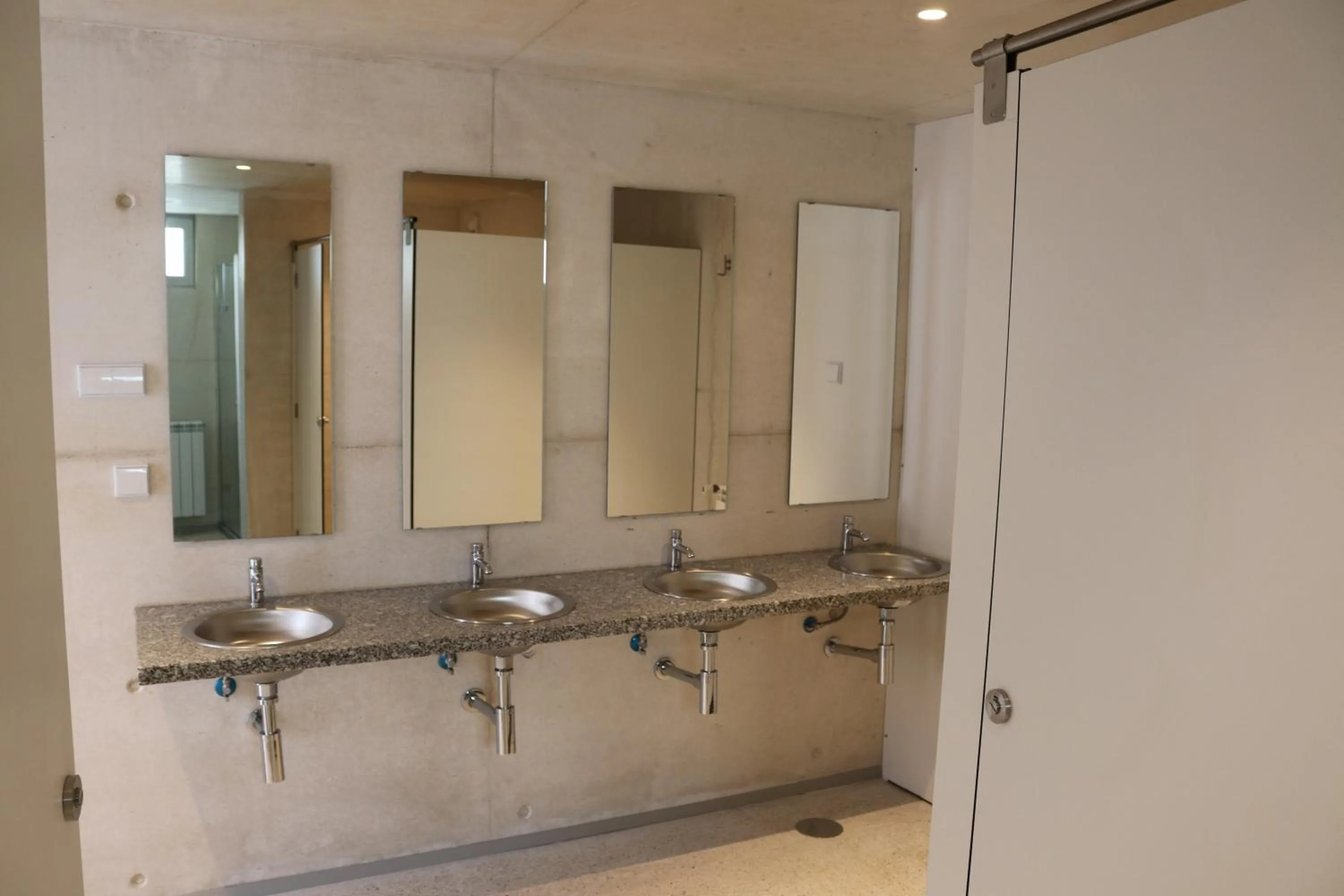 Bathroom in HI Vila do Conde - Pousada de Juventude