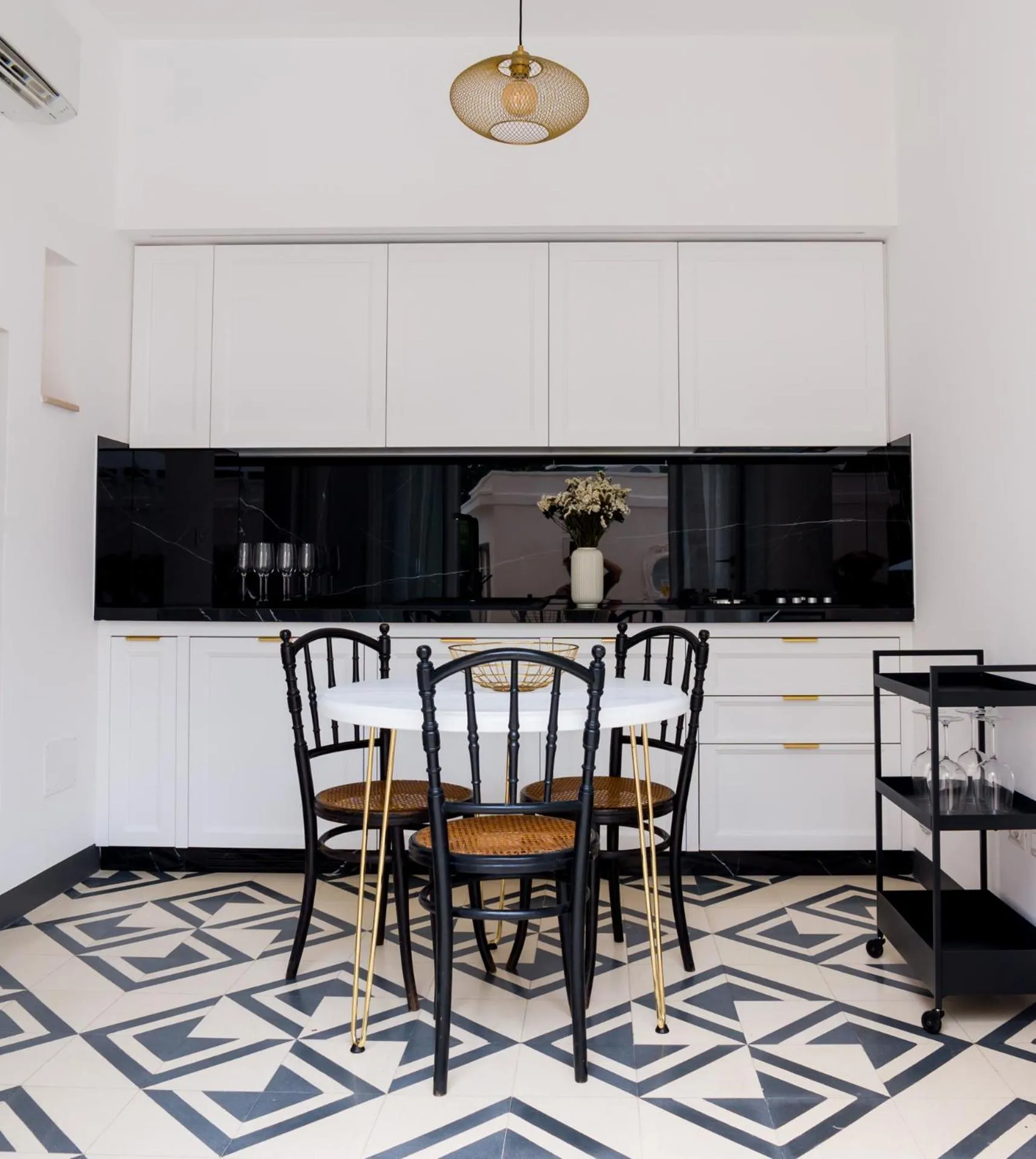 Dining area in Villa Aurelia Suites and Apartments