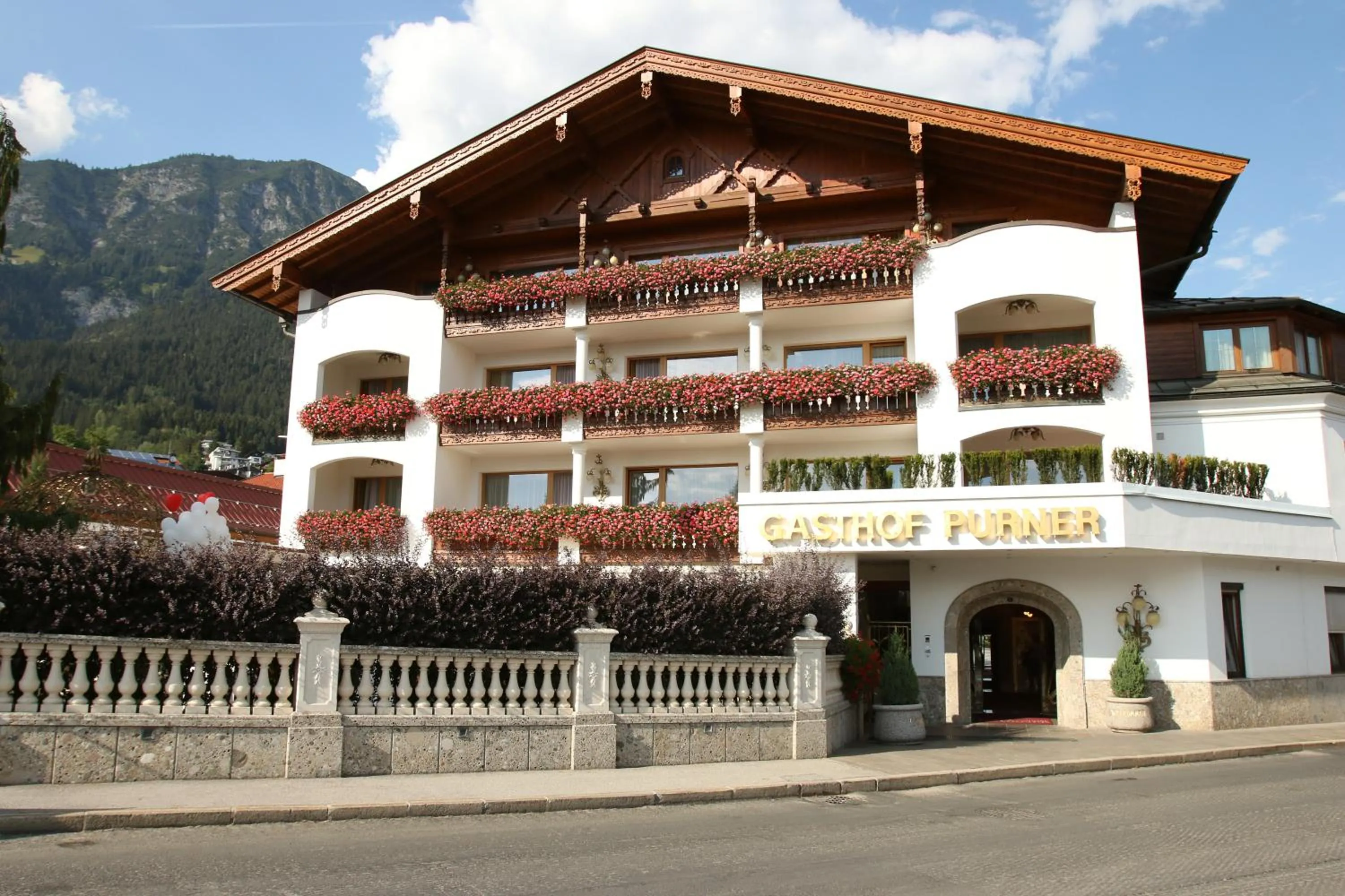 Property building in Hotel Purner