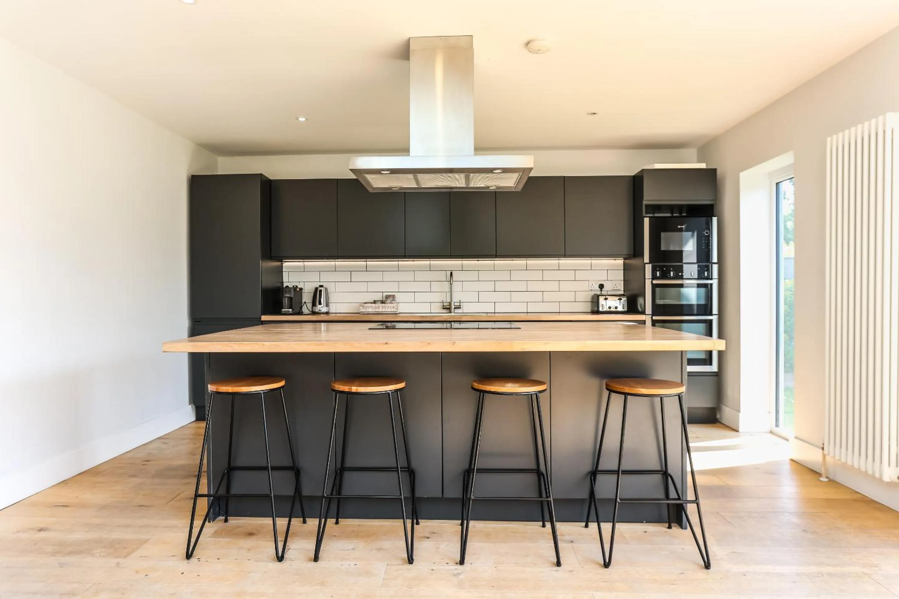 Kitchen or kitchenette in Iona 4 bed luxury in the heart of Bracklesham Bay