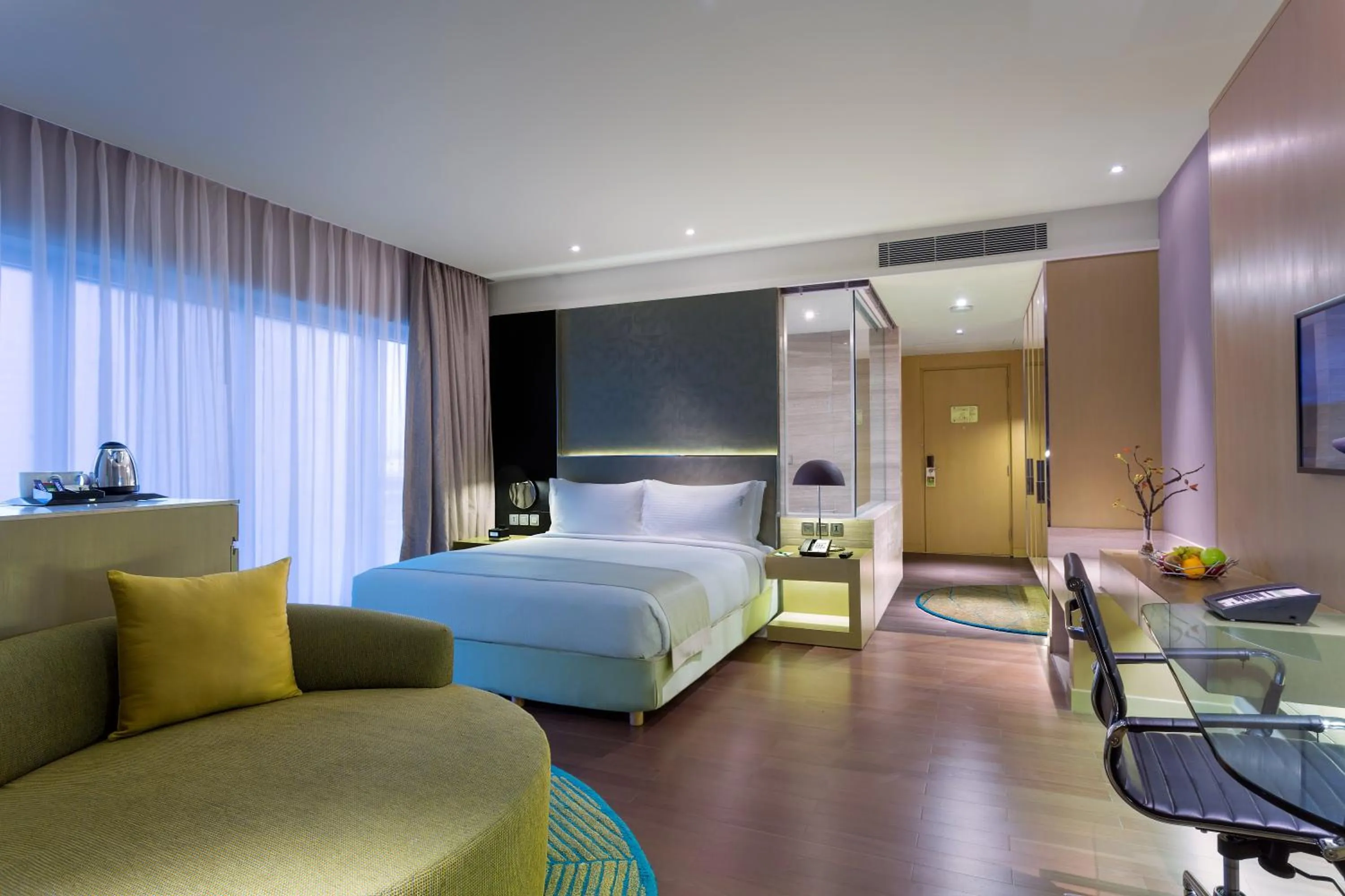 Bedroom, Bed in Holiday Inn New Delhi Aerocity by IHG