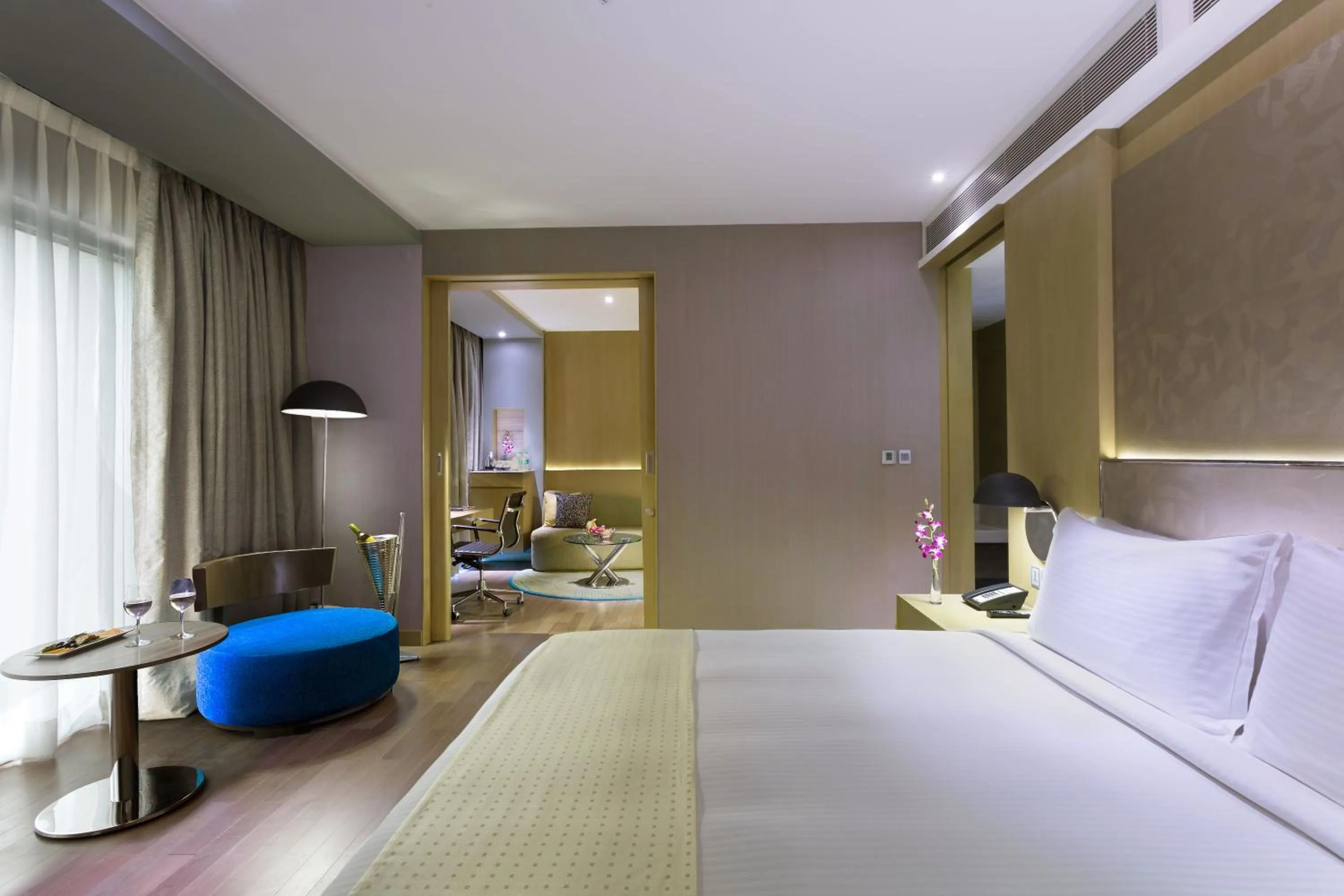 Bedroom, Bed in Holiday Inn New Delhi Aerocity by IHG