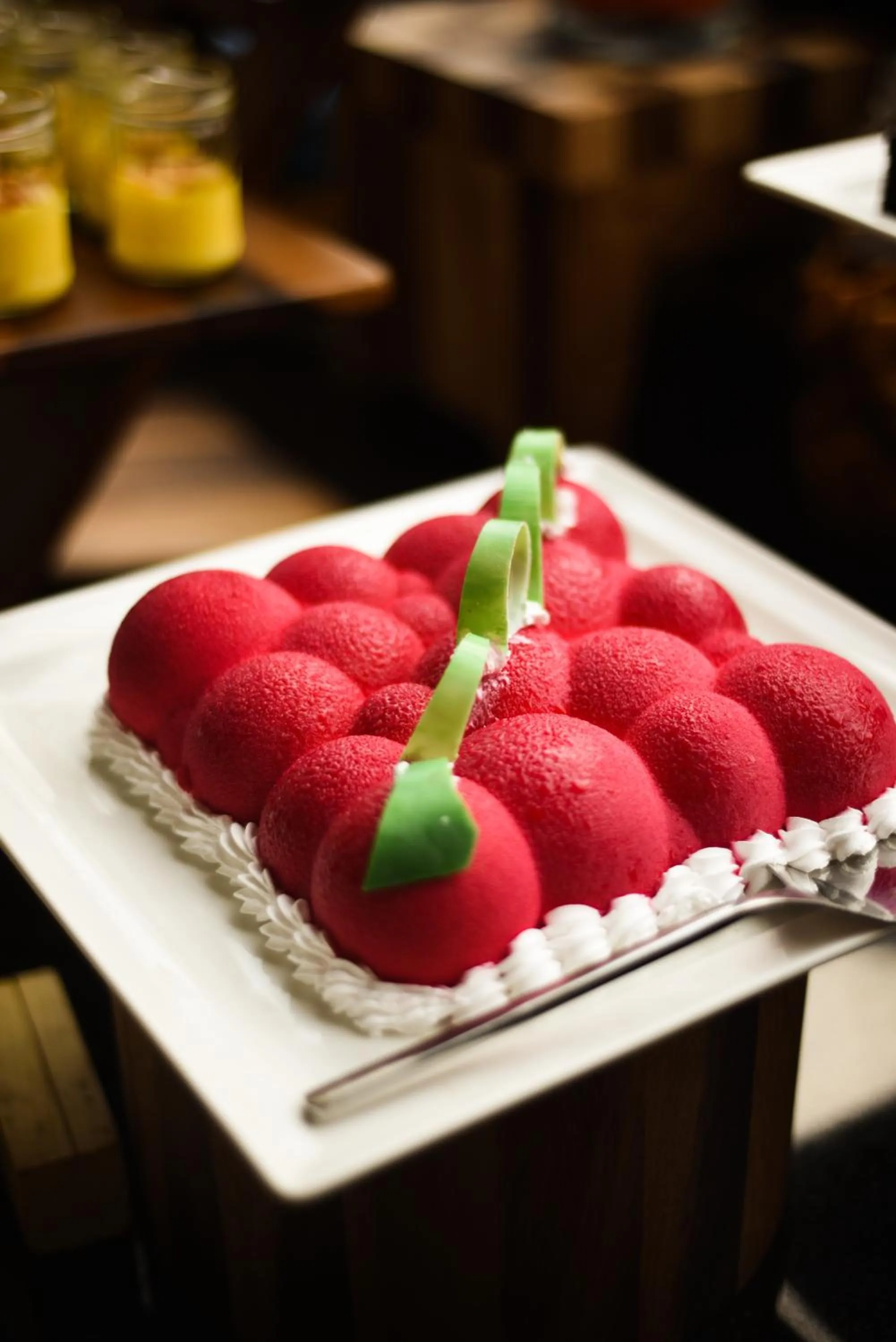 Restaurant/places to eat in Holiday Inn New Delhi Aerocity by IHG