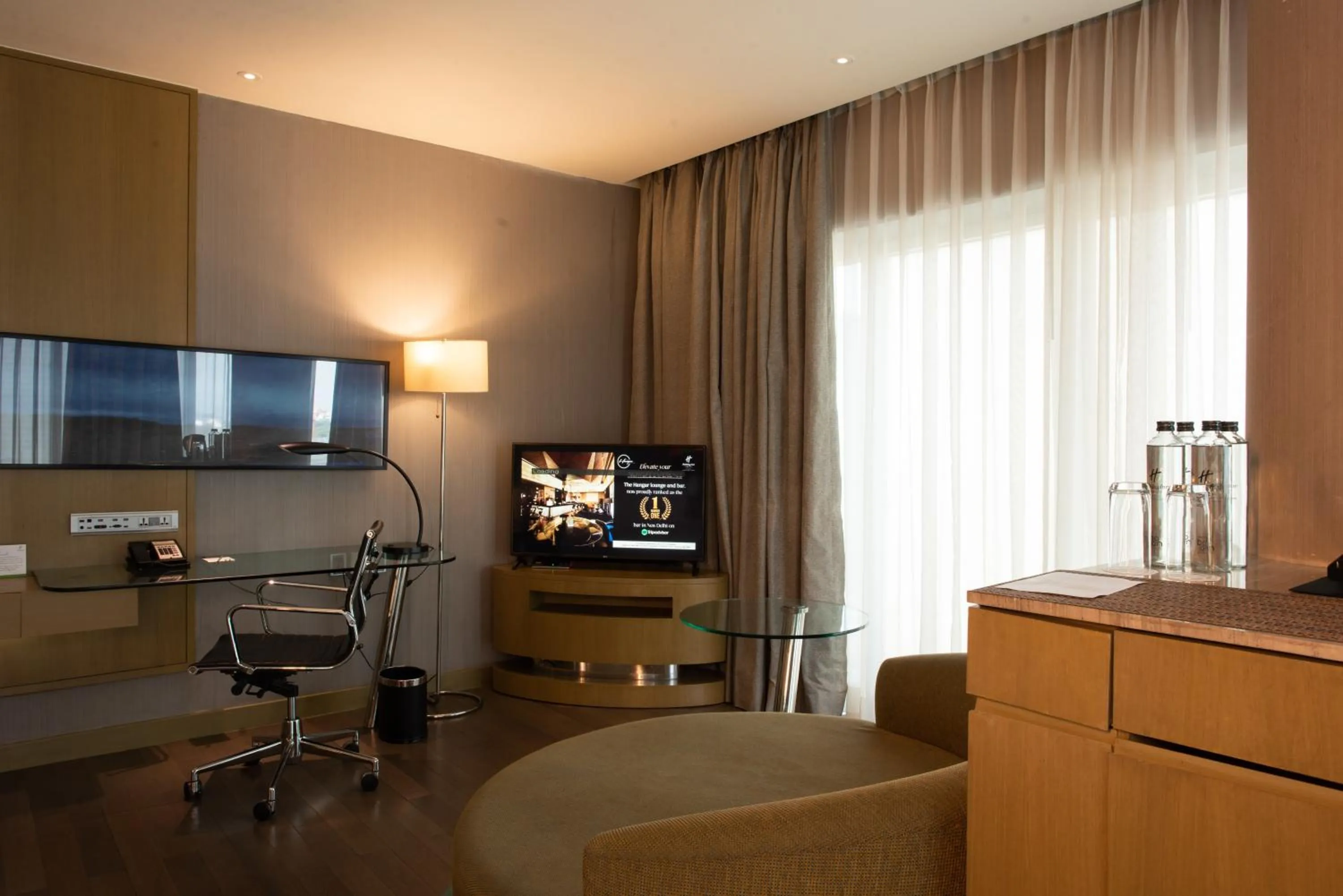 TV and multimedia in Holiday Inn New Delhi Aerocity by IHG