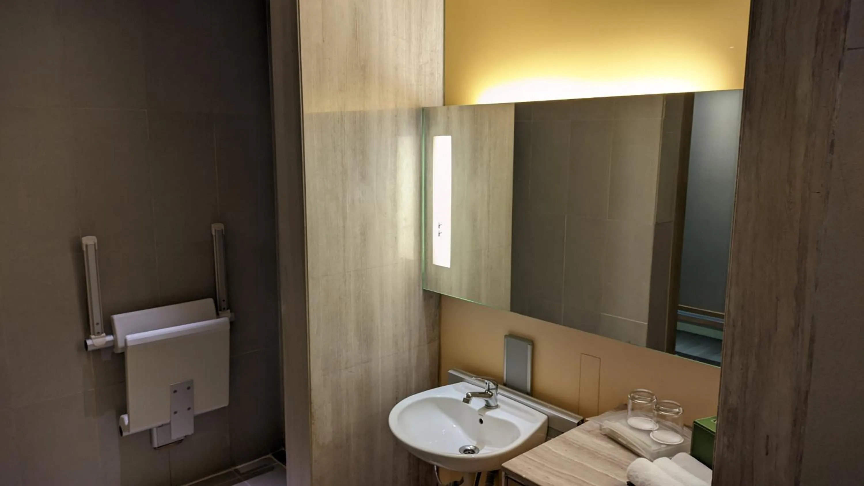 Bathroom in Holiday Inn New Delhi Aerocity by IHG