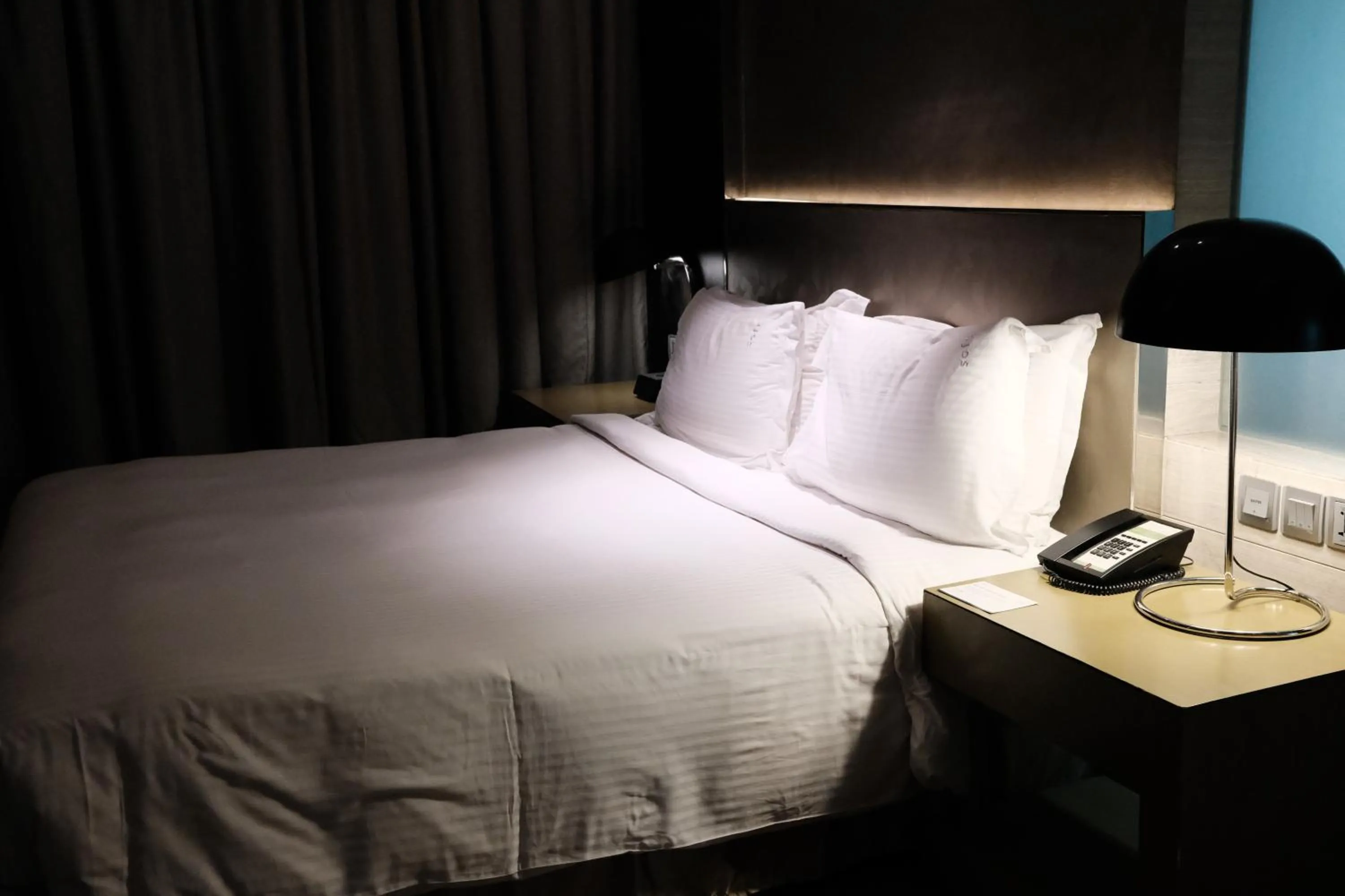 Bed in Holiday Inn New Delhi Aerocity by IHG