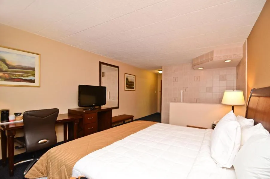 Bed in Pocono Resort & Conference Center - Pocono Mountains