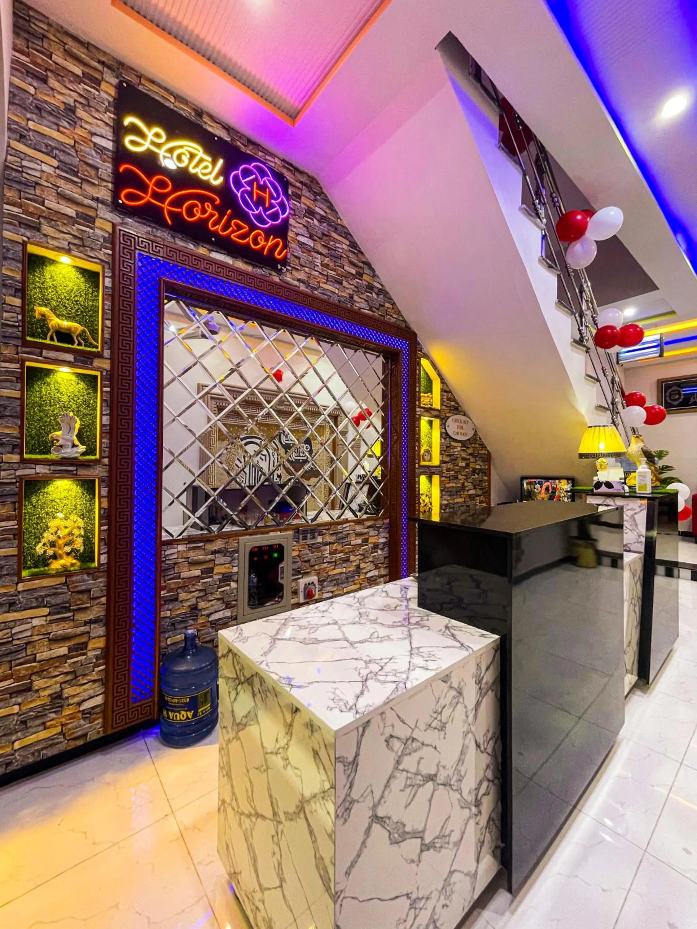 Lobby or reception in Horizon Hotel