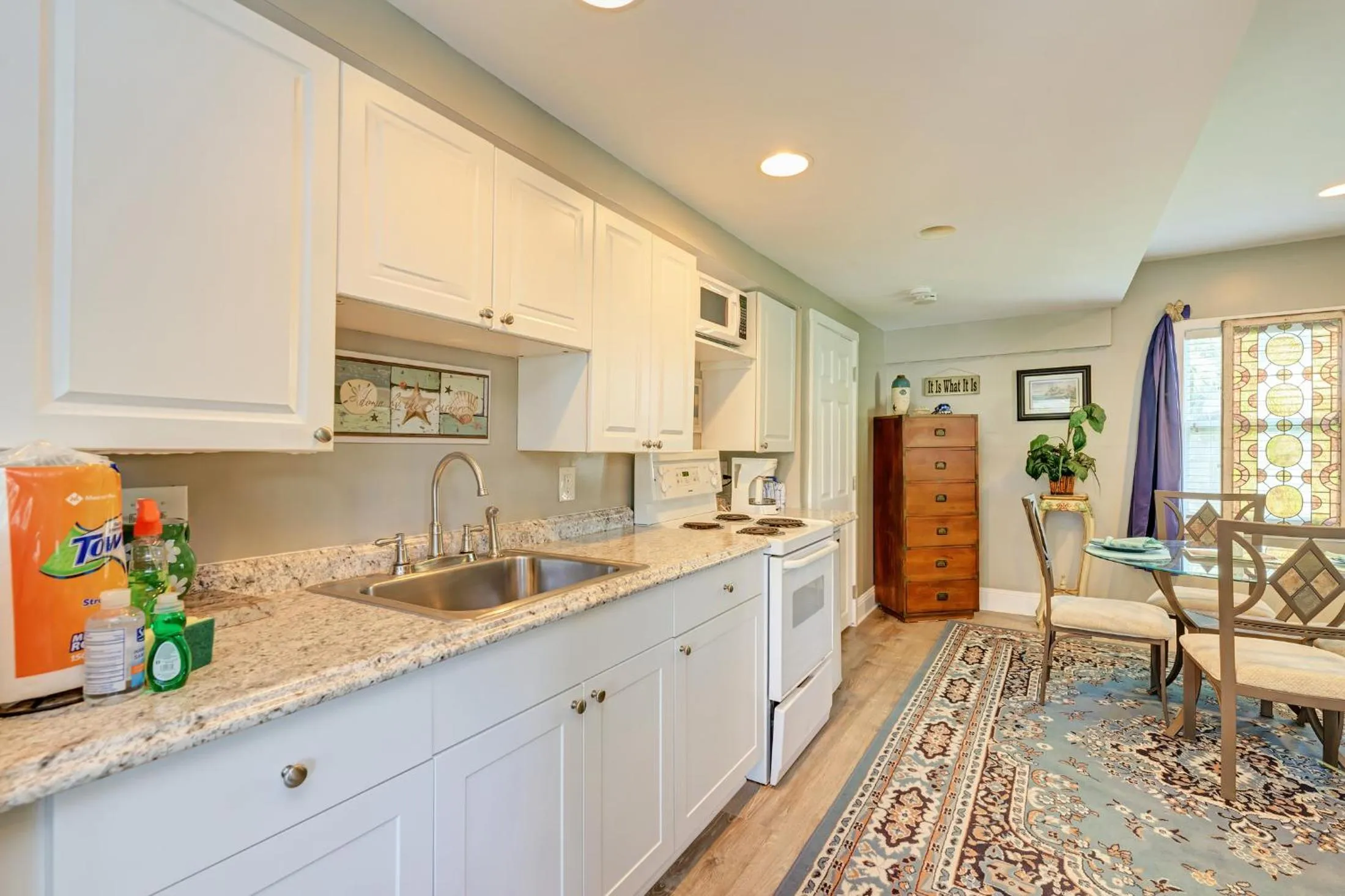 Property building in Ami Lighthouse Cottage-One Minute Walk To The Beach-Keyless Locks