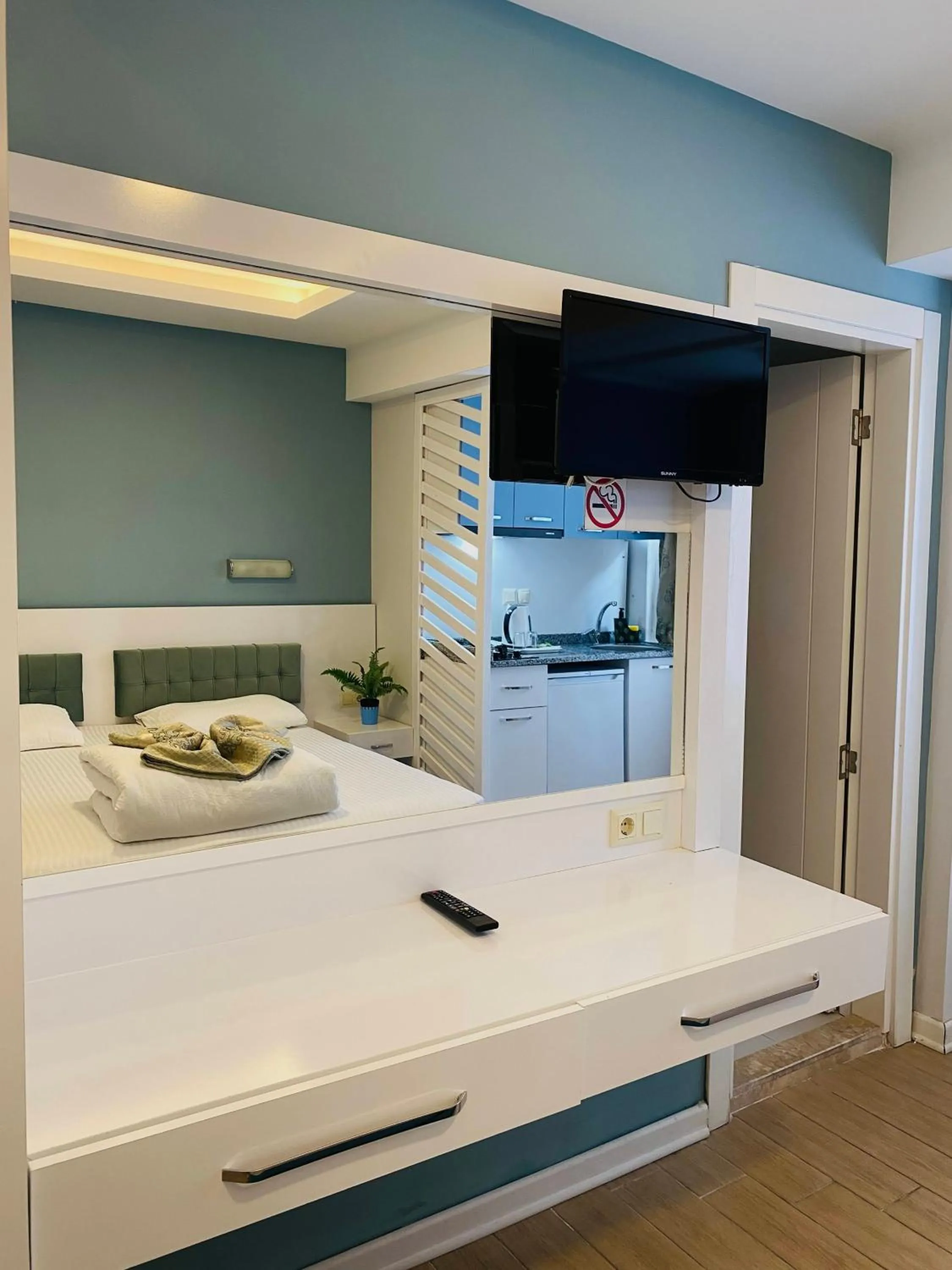 TV and multimedia, Bed in Amsterdam Boutique Hotel