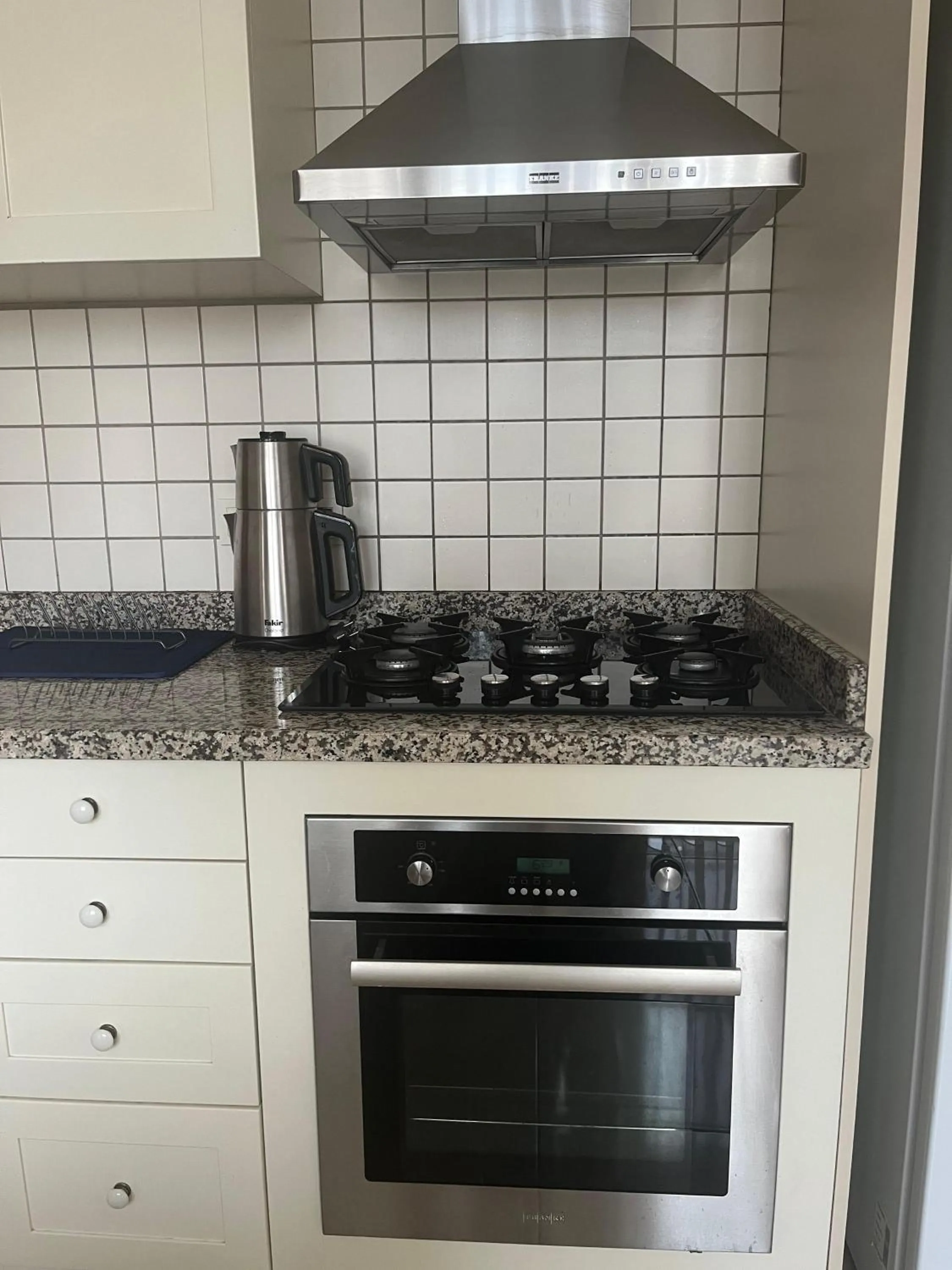 oven in Old Town Deluxe Flats