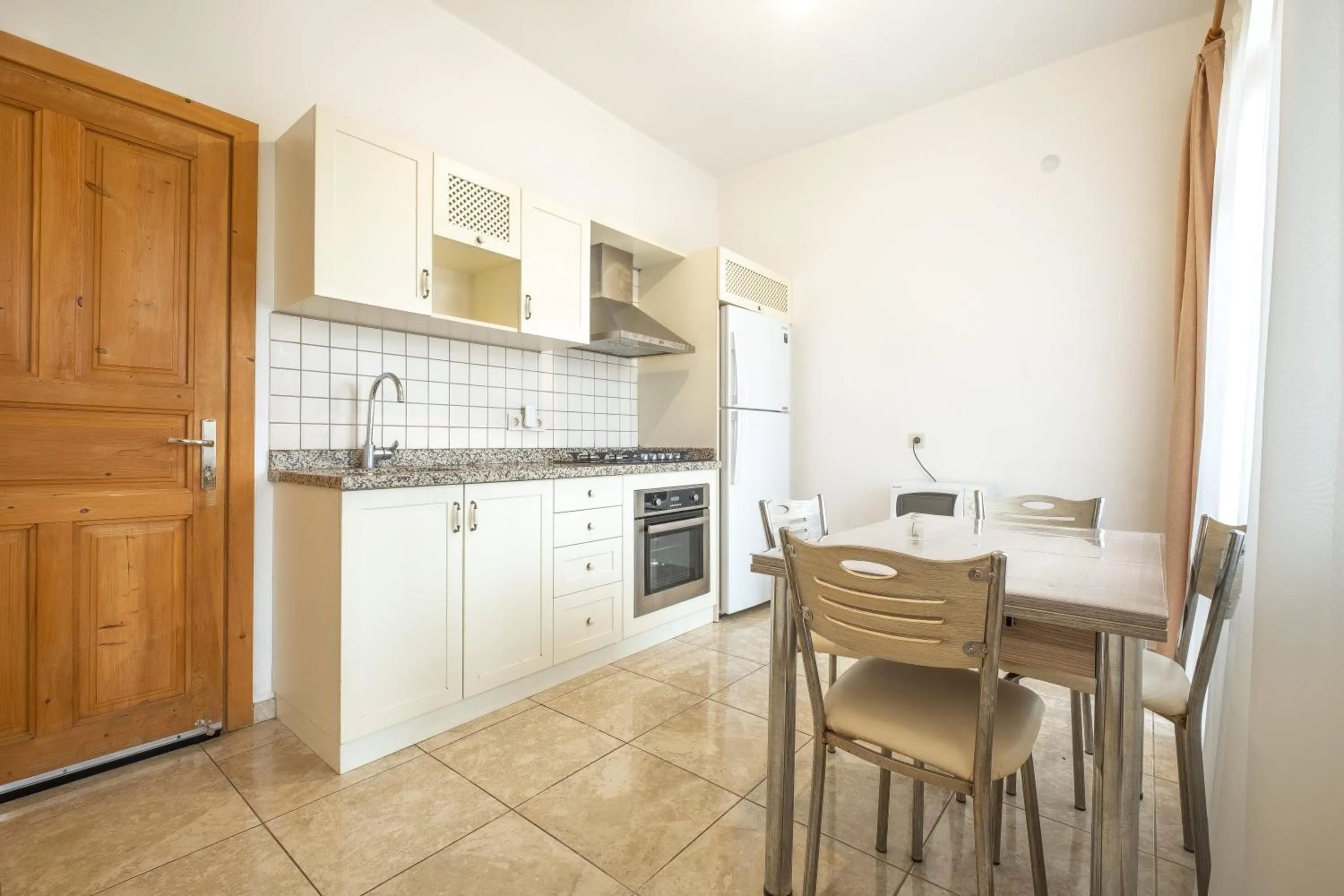 Kitchen or kitchenette in Old Town Deluxe Flats