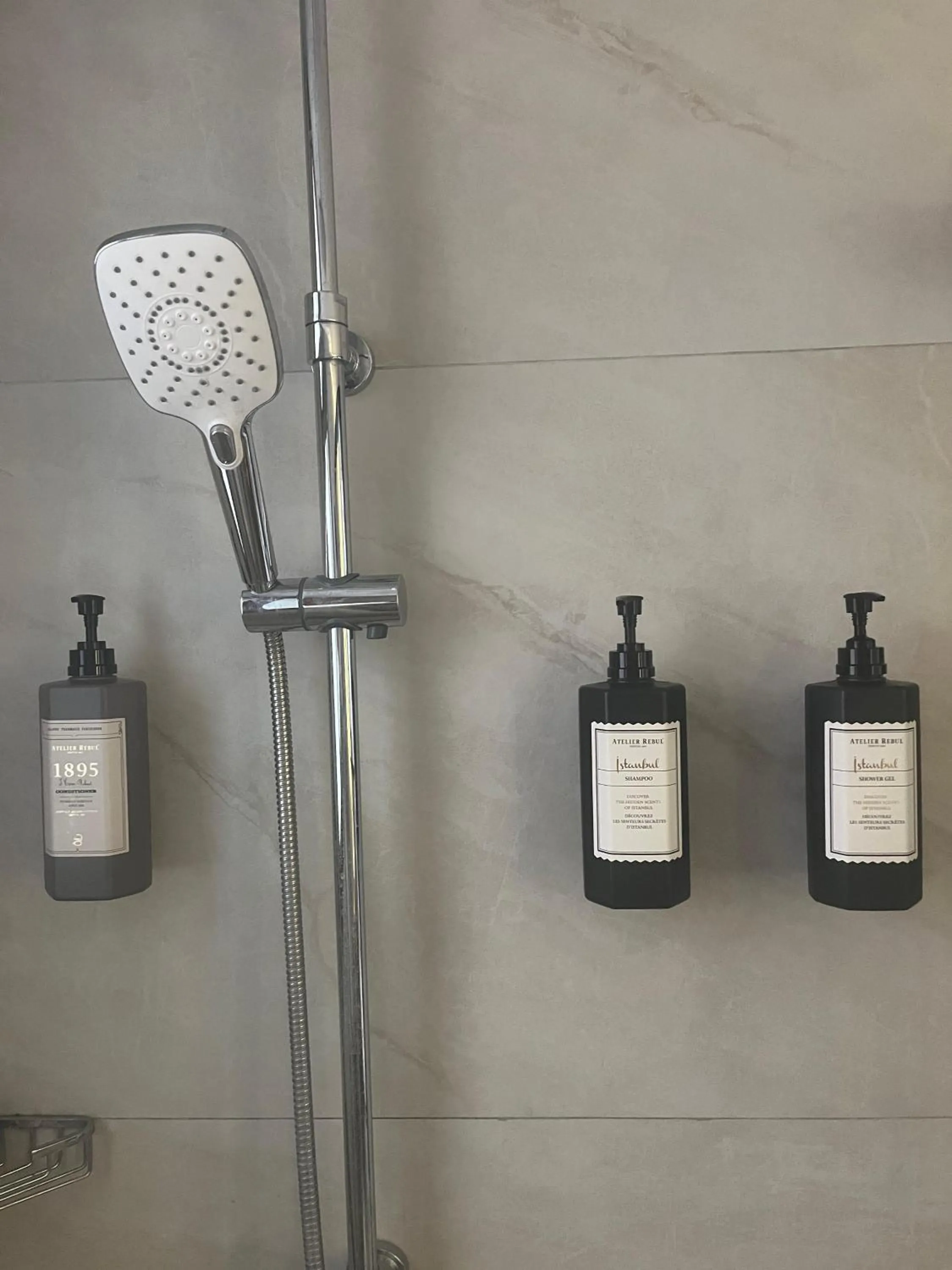 Shower in Old Town Deluxe Flats