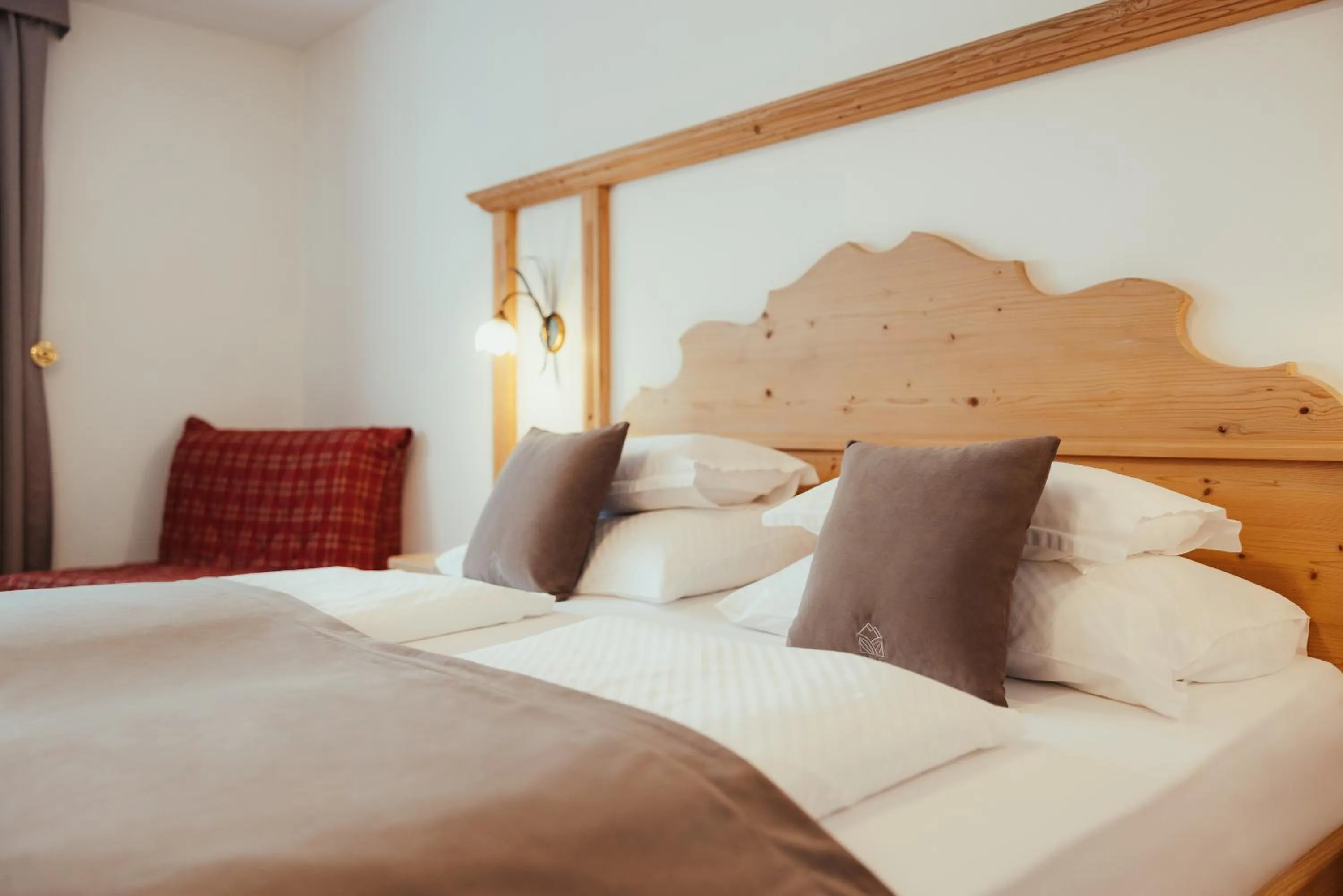 Property building, Bed in Villa Flora Mountain Lodges