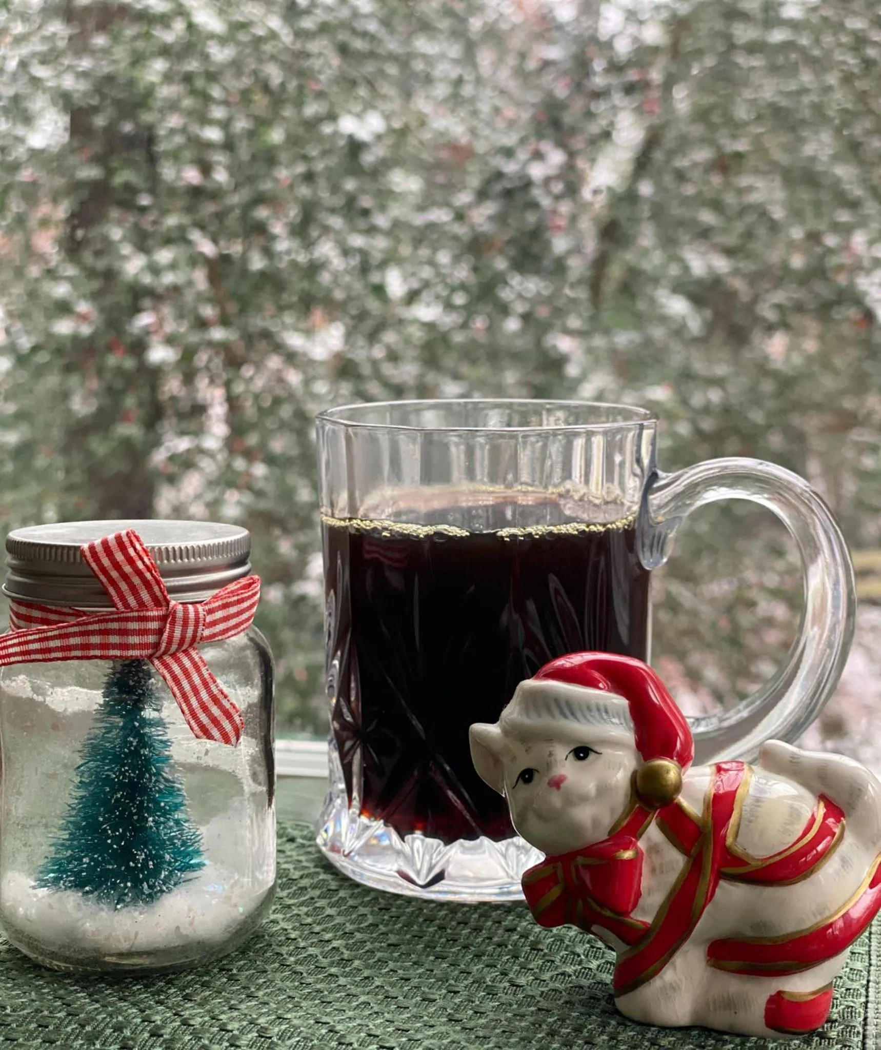 Food and drinks in Colonial Gardens B & B