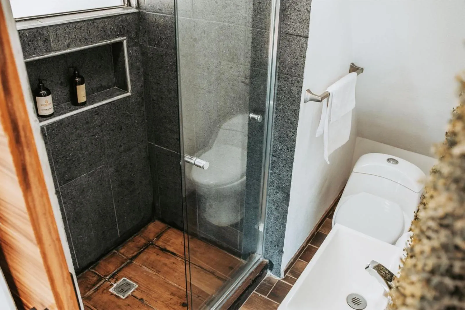 Shower in TEMEXKAL RESORT