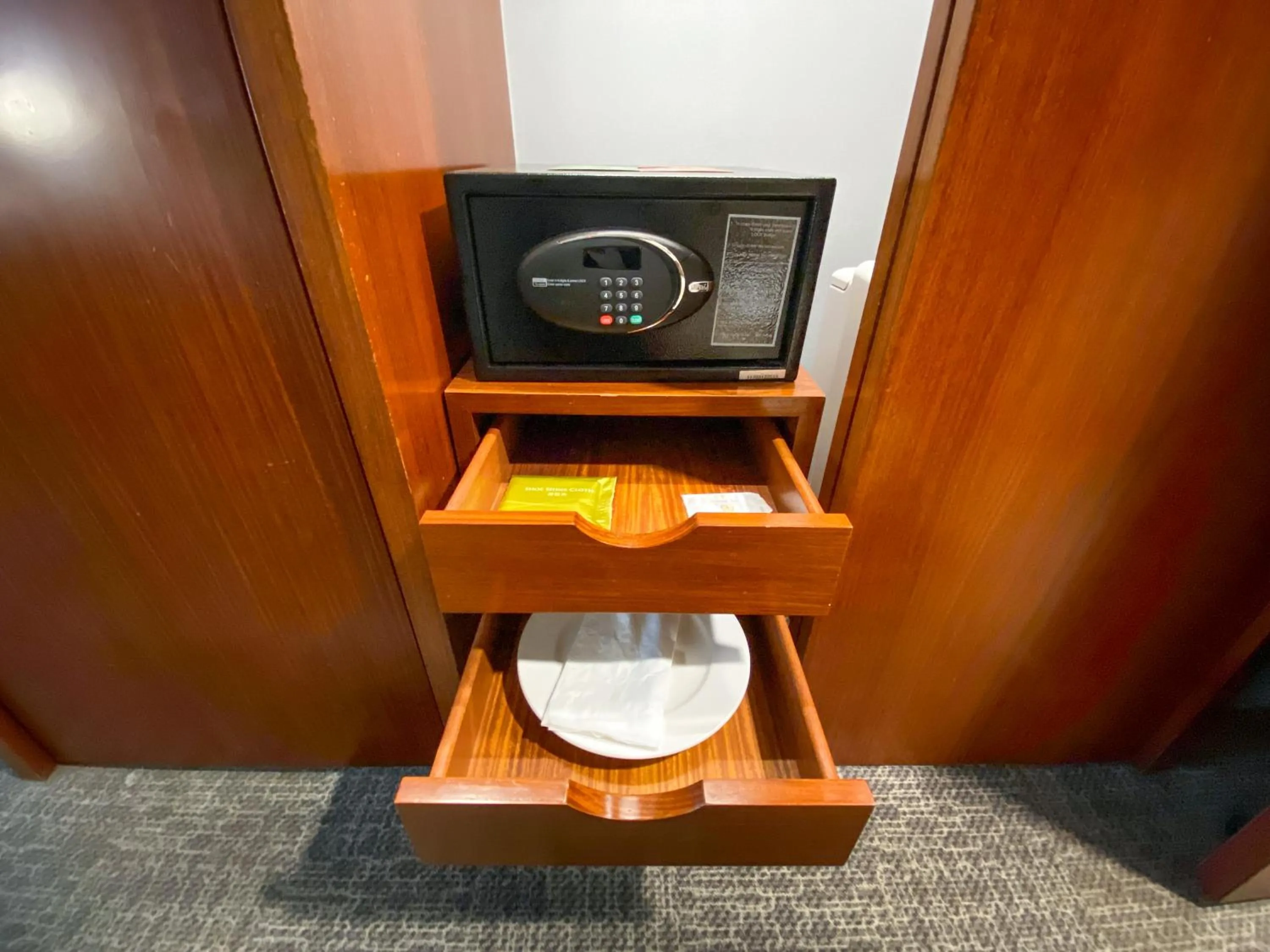 safe in Evergreen Laurel Hotel - Keelung