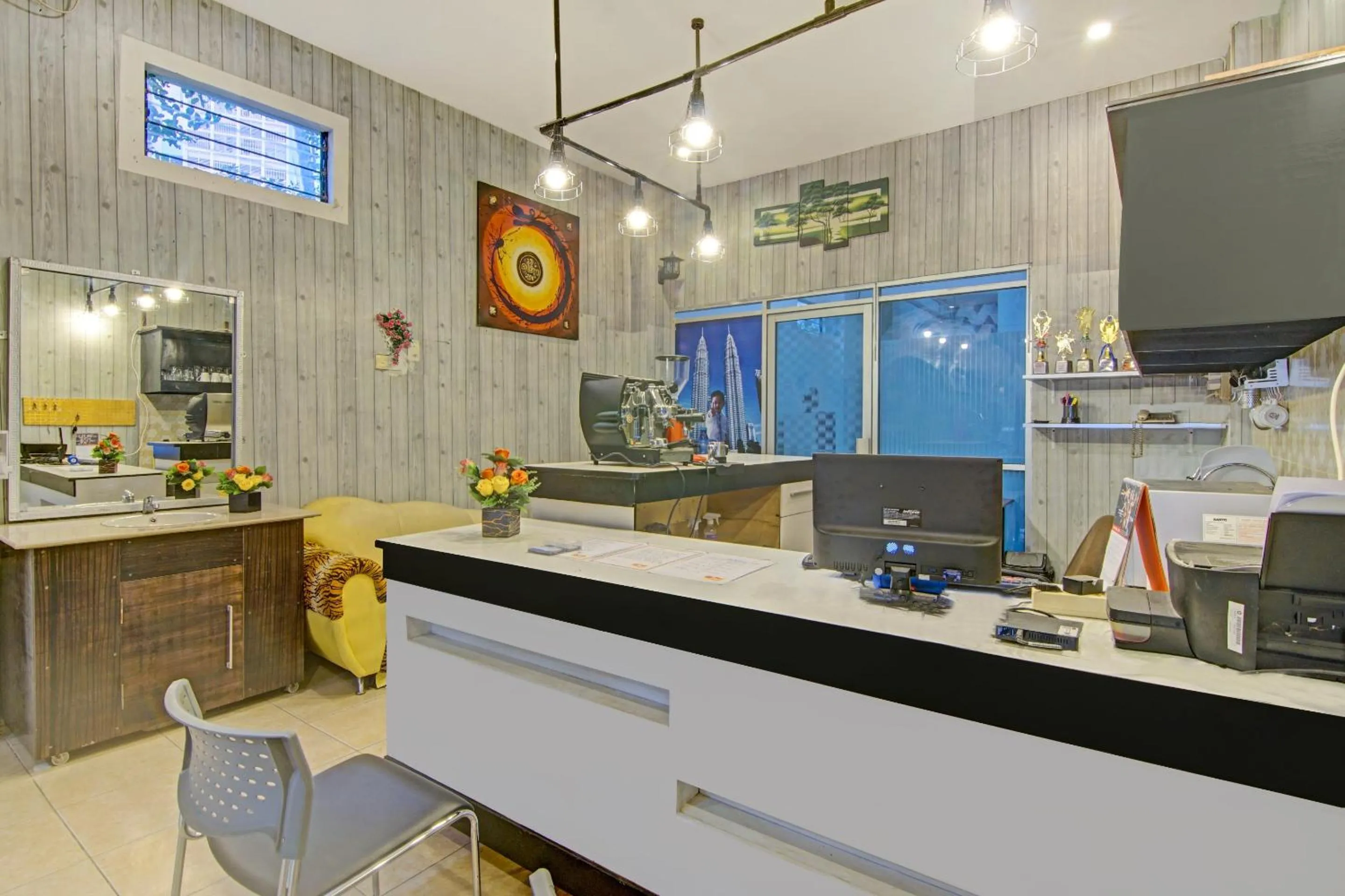 Lobby or reception in OYO 90615 Jojo Homestay