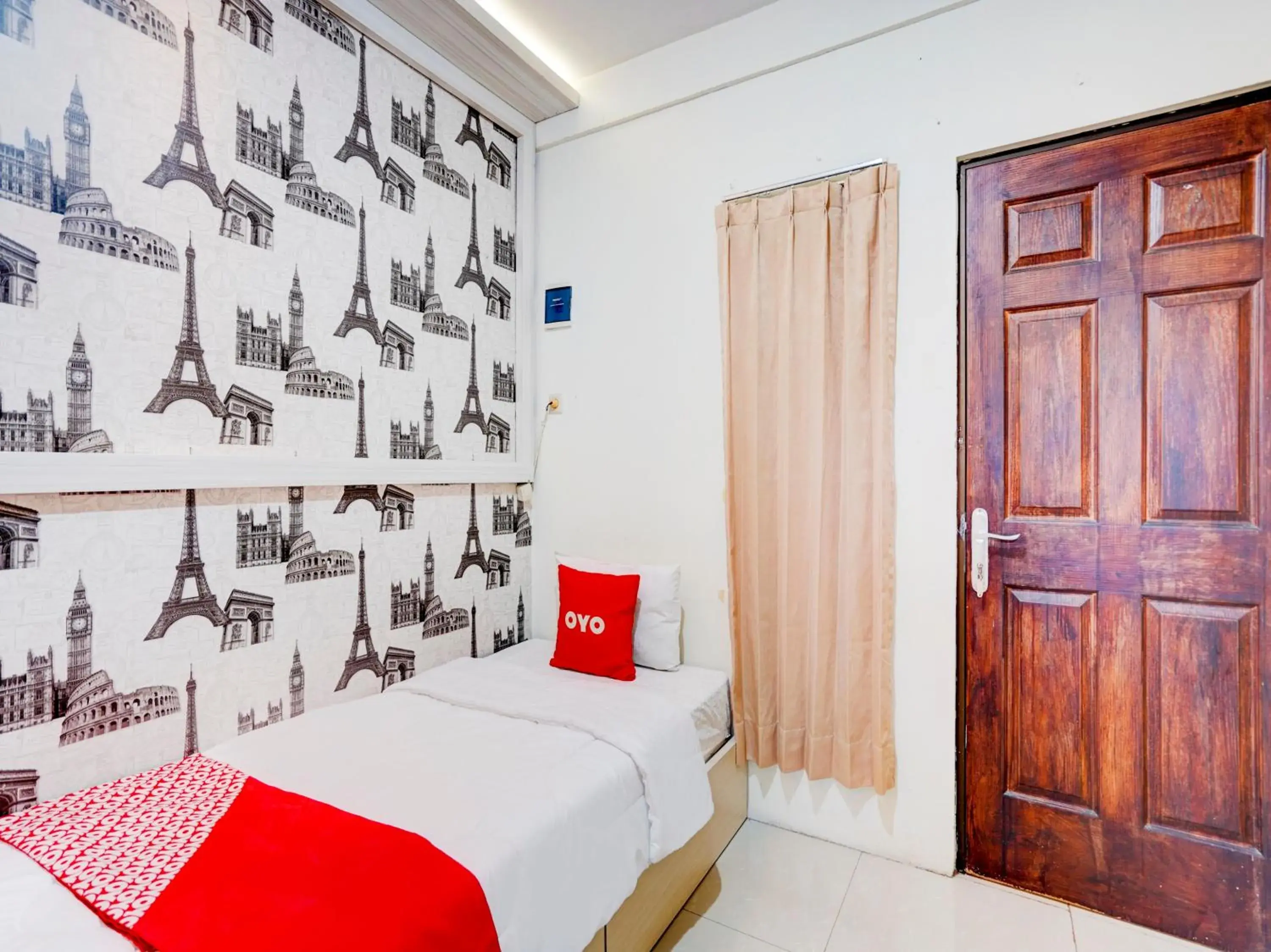 Large Single Room - single occupancy in OYO Life 90606 Glass House Citraland Syariah Large Single Room - single occupancy in OYO Life 90606 Glass House Citraland Syariah