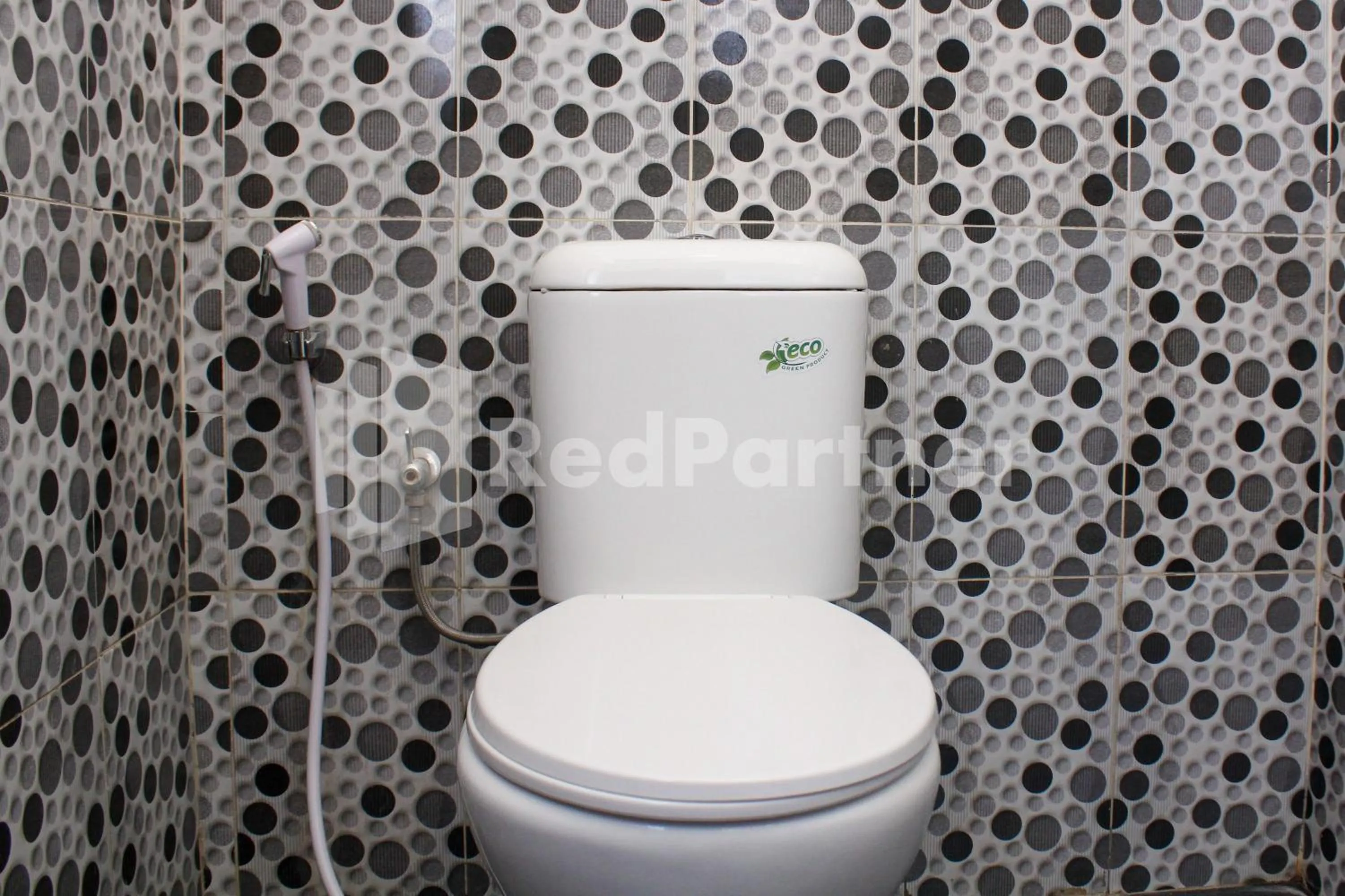 Bathroom in Hotel Baby Angel Dieng Mitra RedDoorz