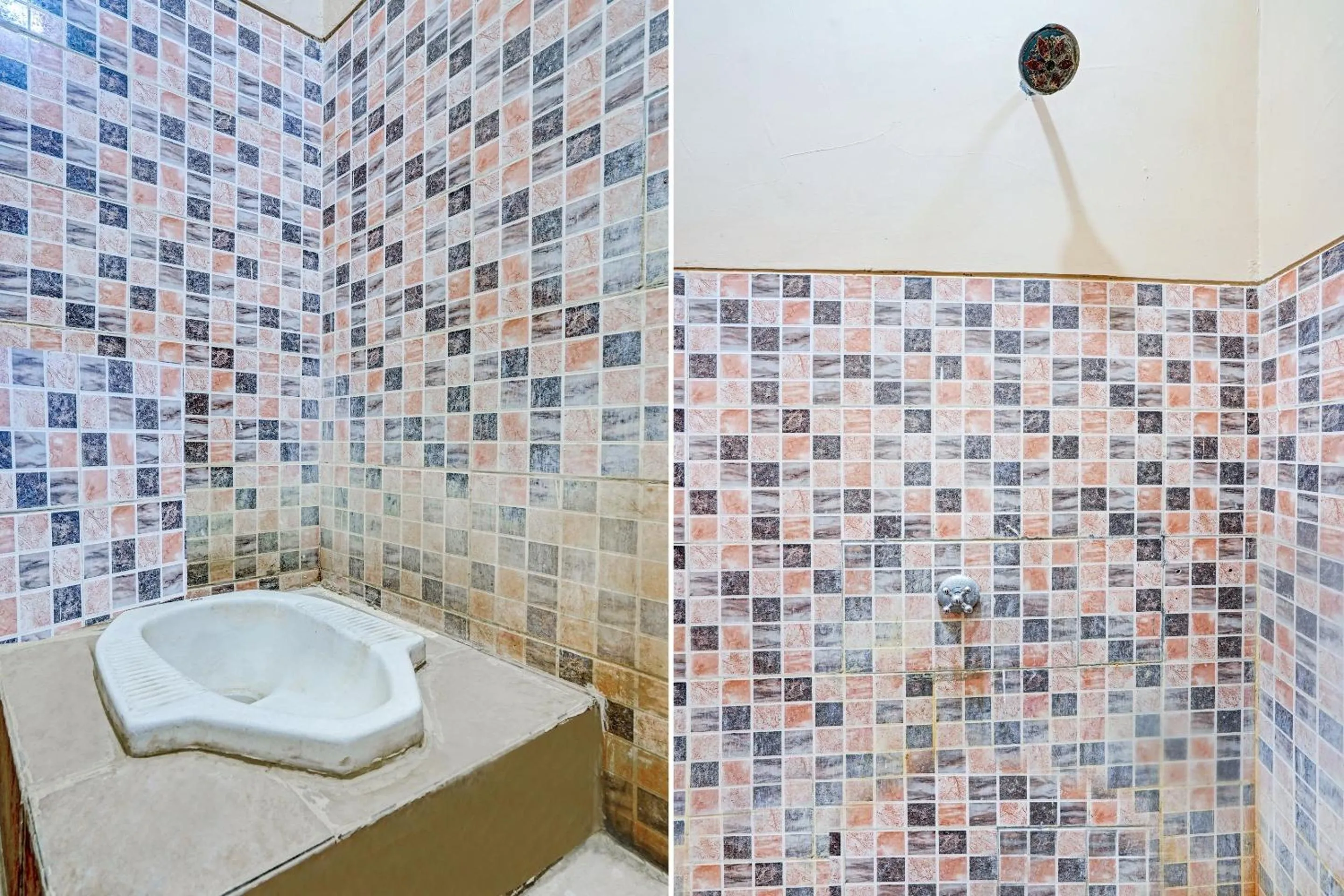 Bathroom in OYO 90622 Hotel Galaksi